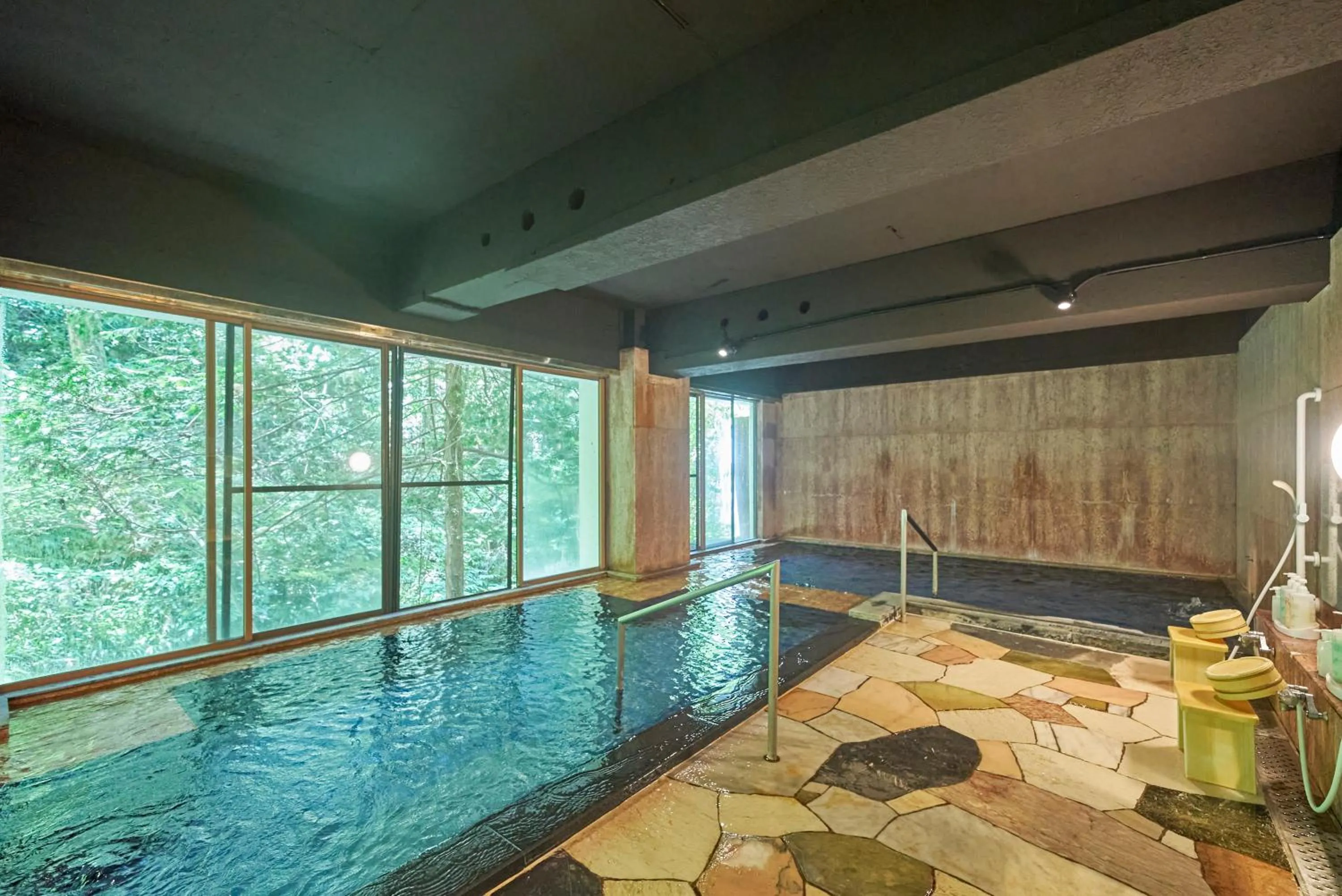 Hot Spring Bath, Swimming Pool in Hakone Yumoto Hotel