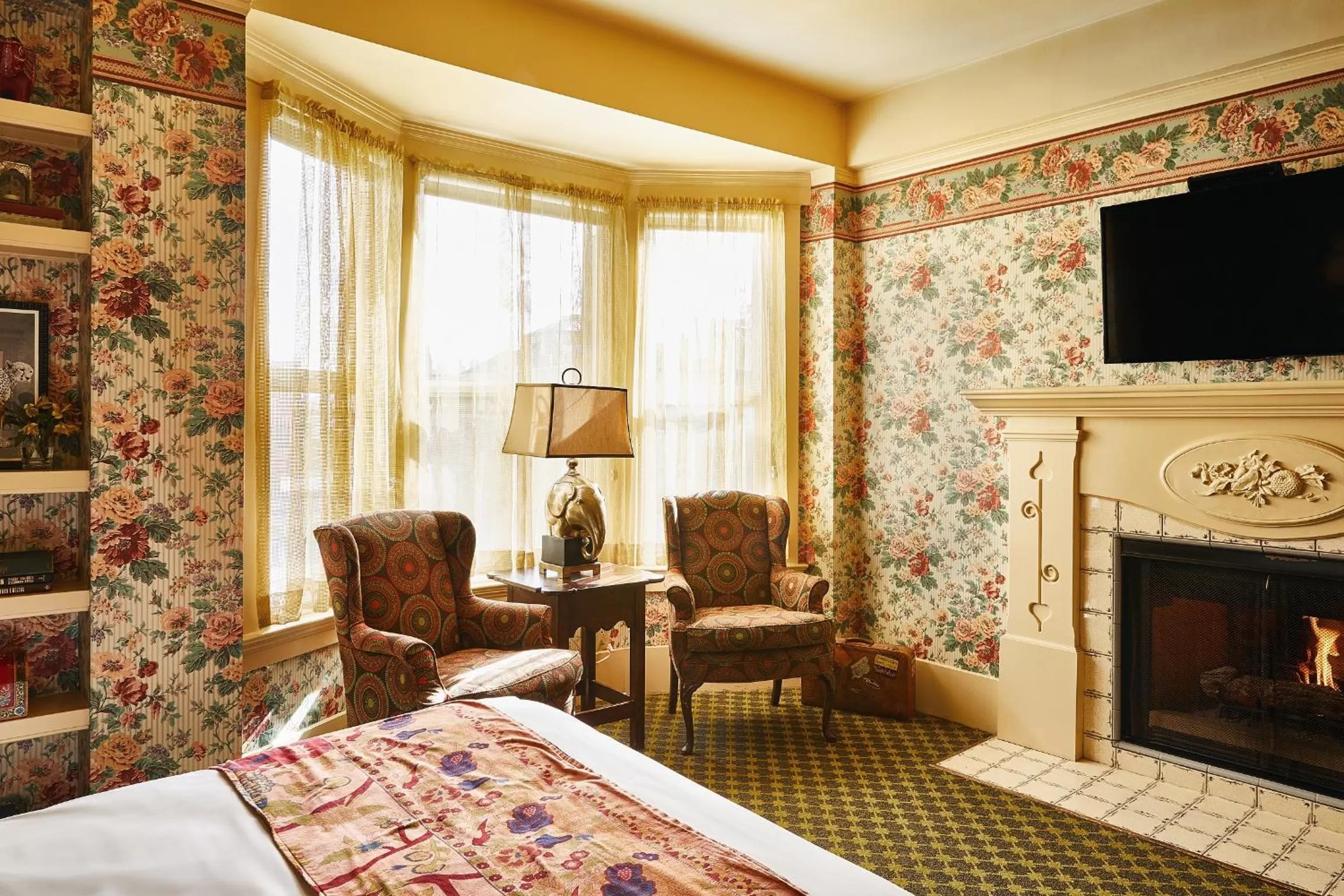 TV and multimedia, Bed in Petite Auberge