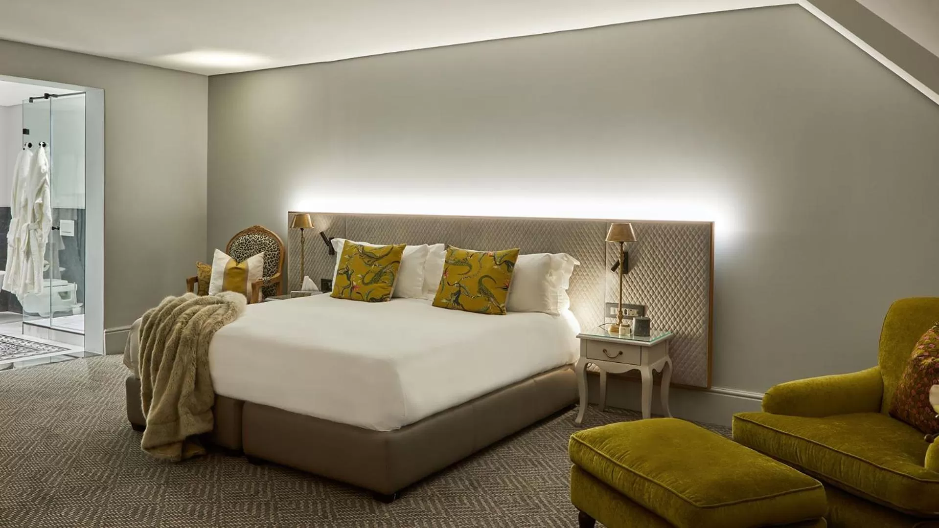 Photo of the whole room, Bed in The Winchester Hotel by NEWMARK