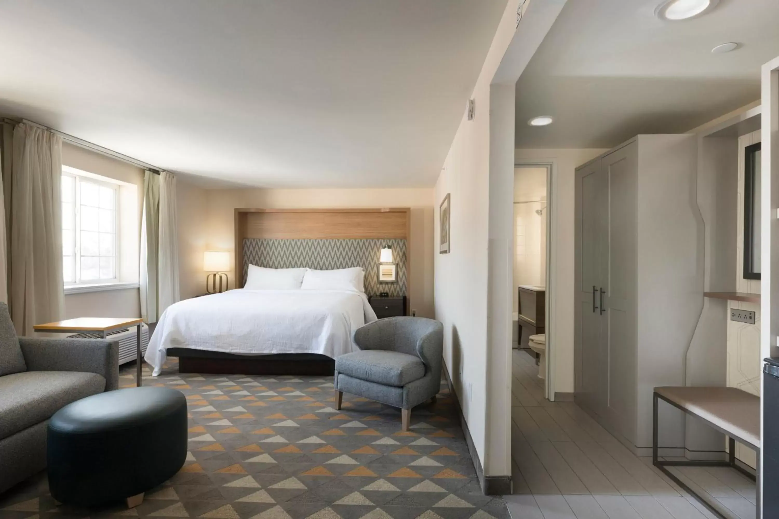 Standard King Room in Holiday Inn - Bloomington W MSP Airport Area by IHG Standard King Room in Holiday Inn - Bloomington W MSP Airport Area by IHG