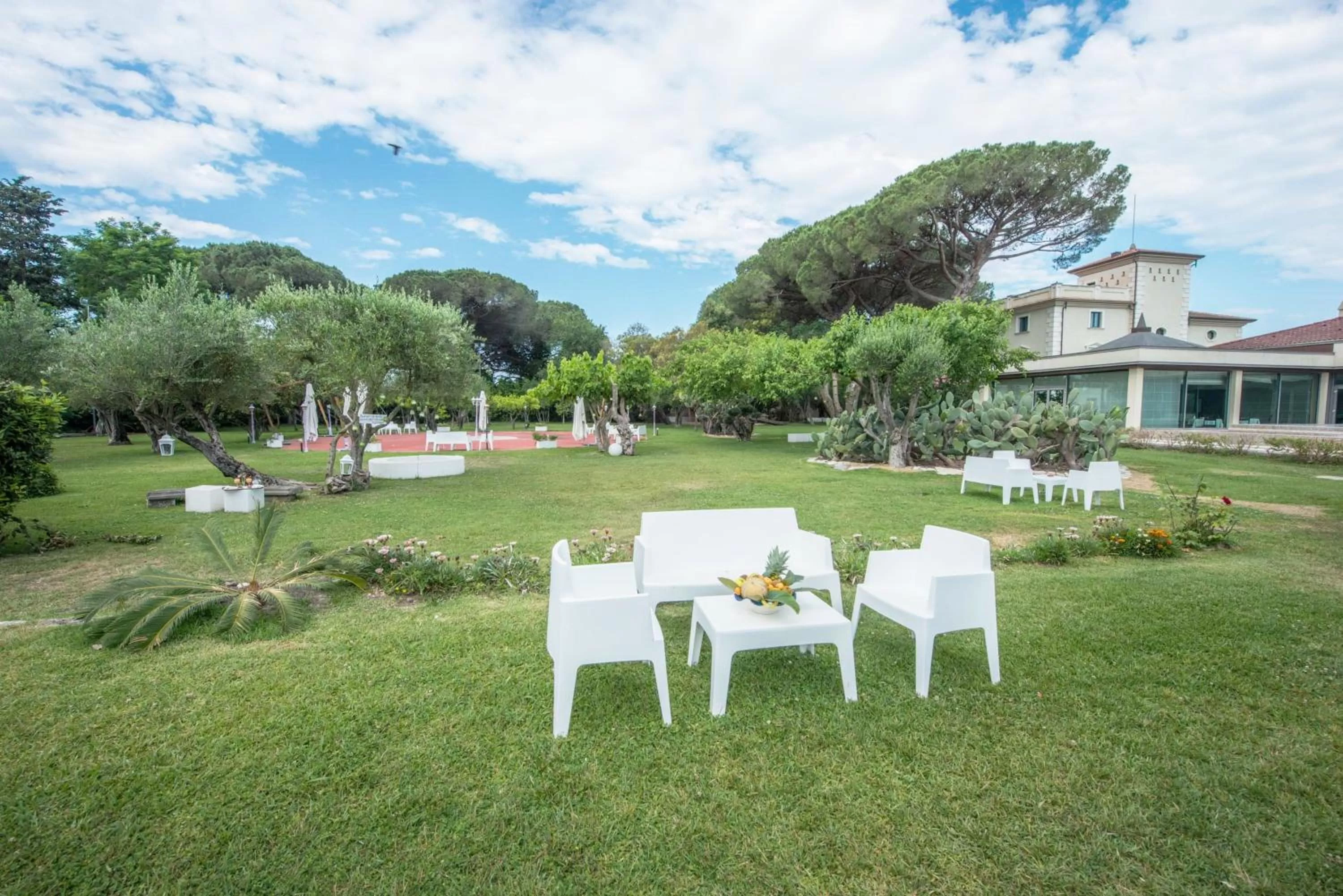 Garden in Grand Hotel Paestum