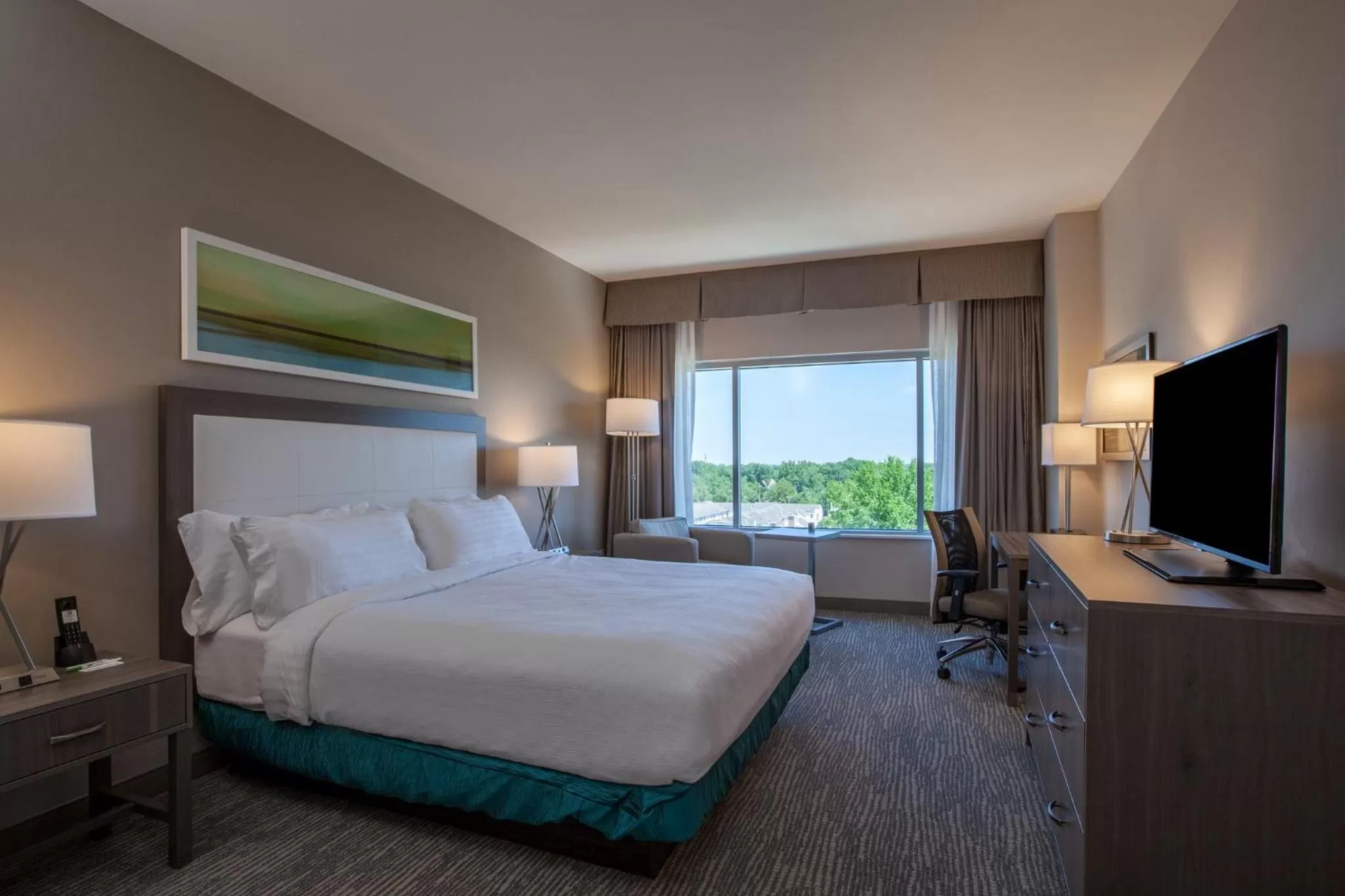 Photo of the whole room, Bed in Holiday Inn Cleveland Clinic by IHG
