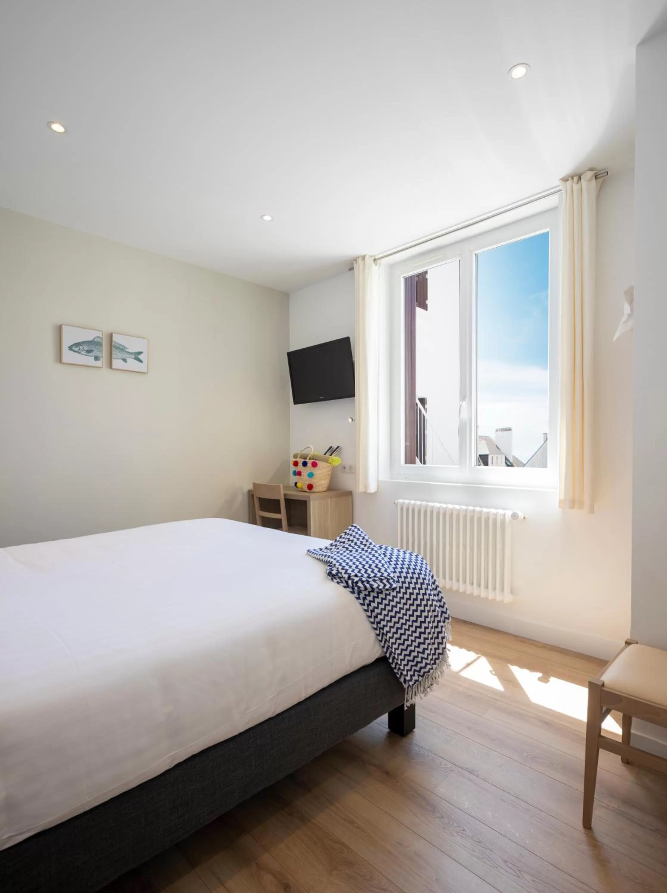 Photo of the whole room, Bed in Hôtel Spa De La Citadelle Lorient