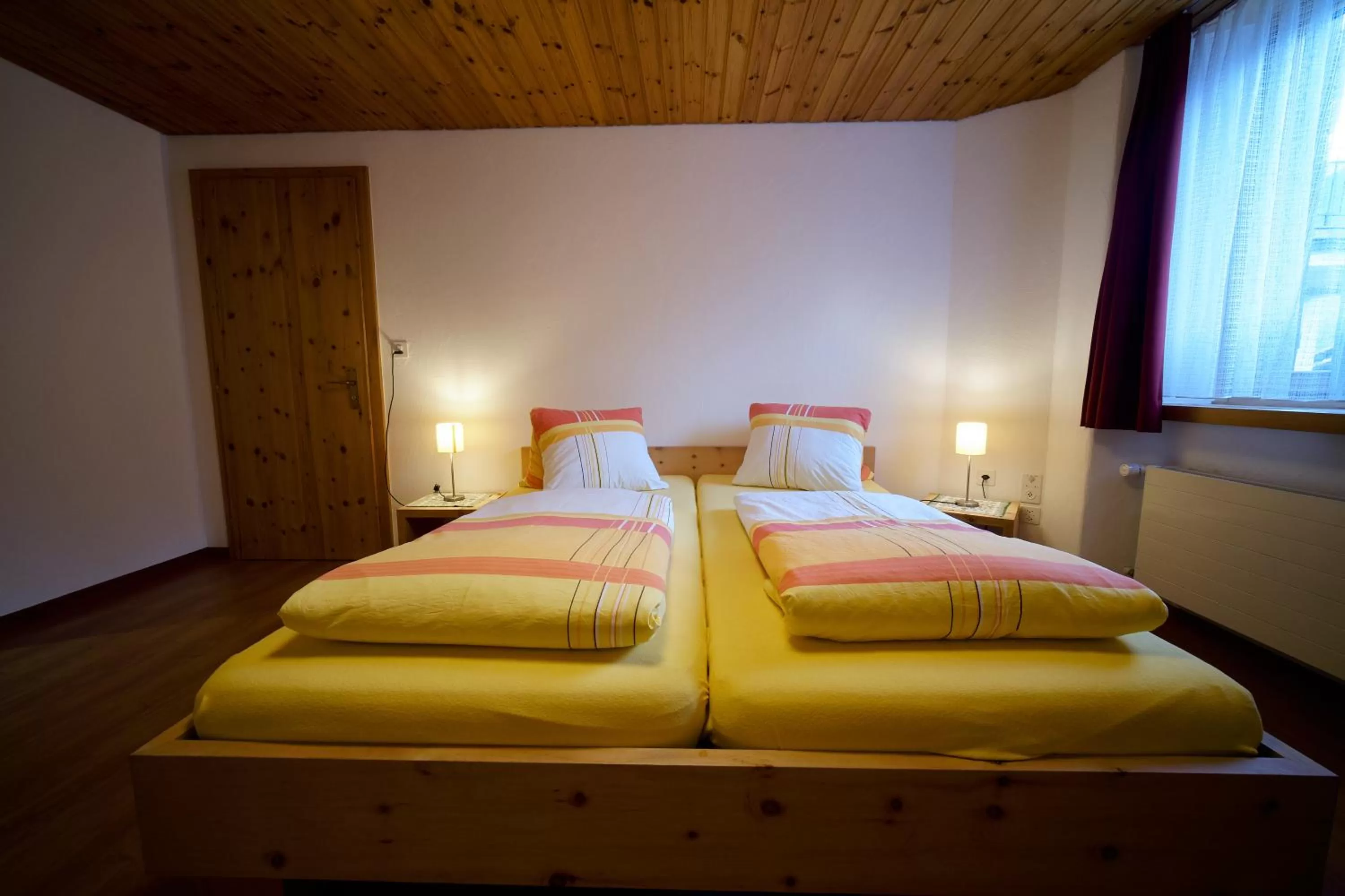 Bed in Garni Alpenrose - Grusaida