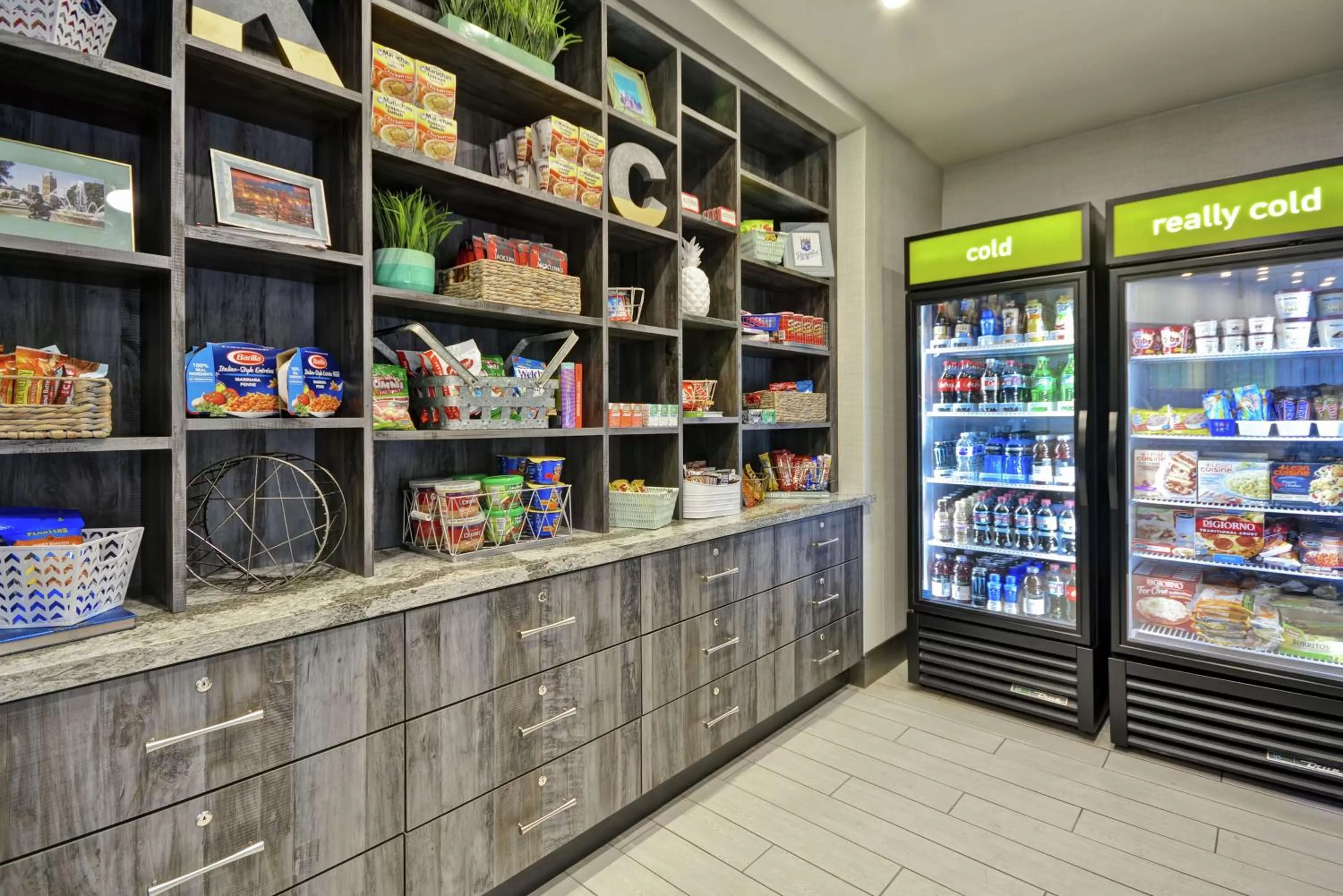 Restaurant/places to eat in Home2 Suites by Hilton KCI Airport