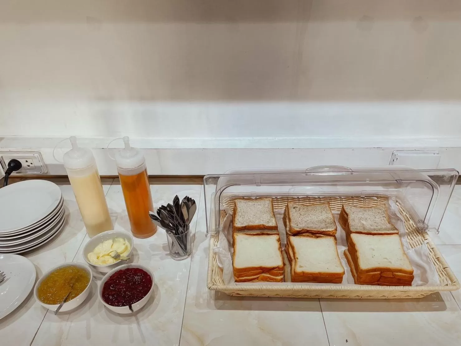 Breakfast in Hotel De Khuvieng