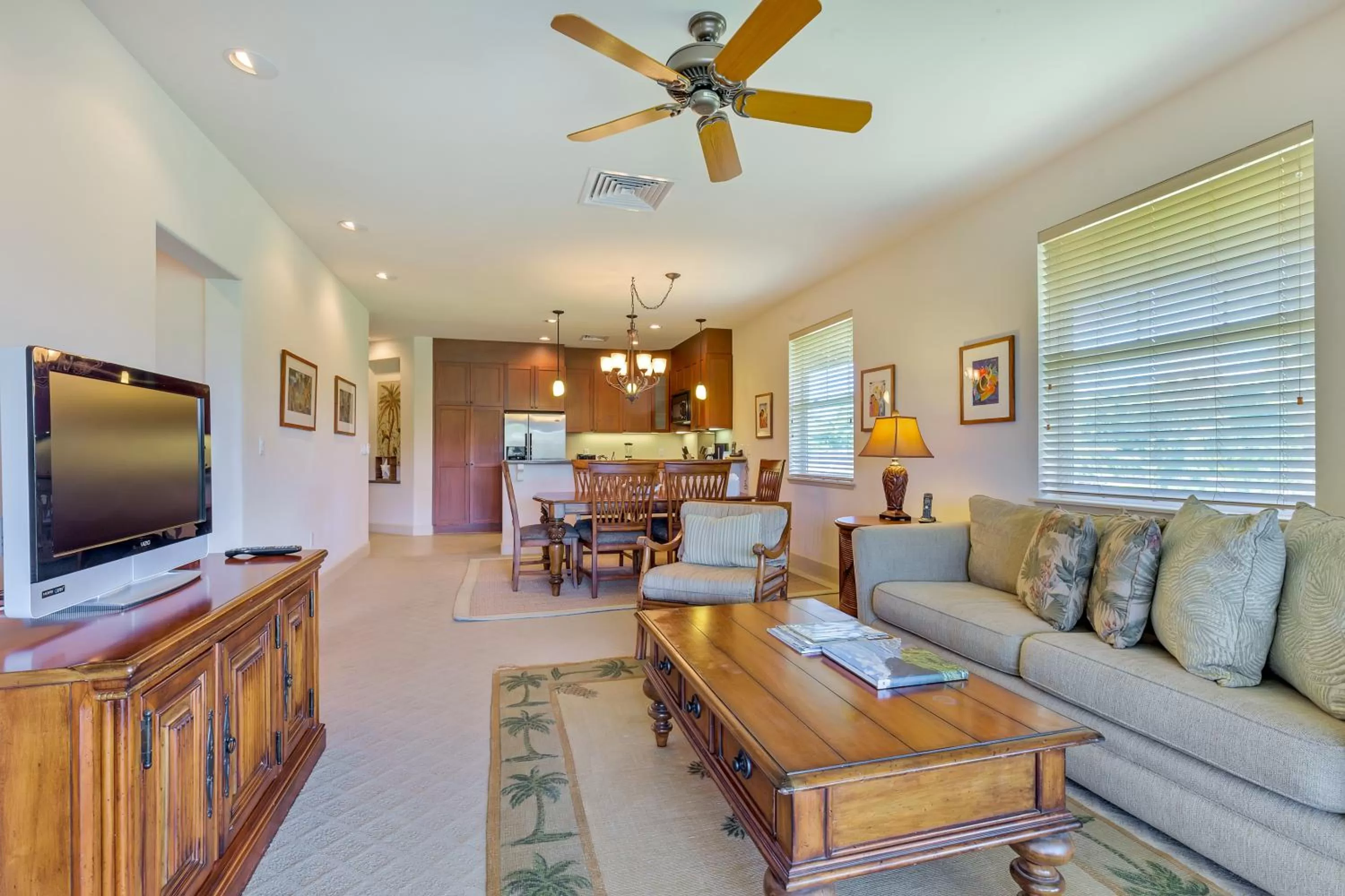 Living room in Castle Hali'i Kai at Waikoloa