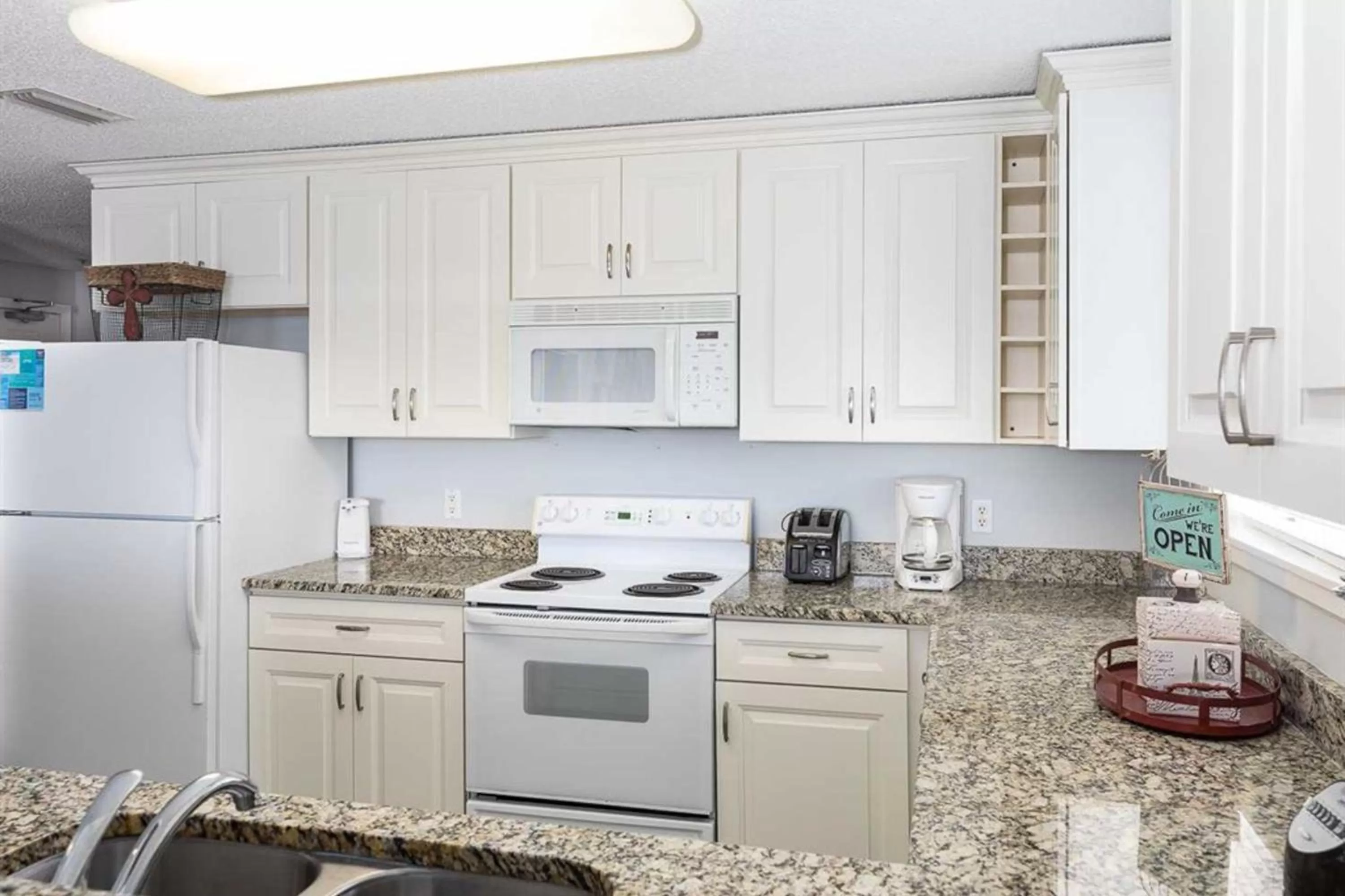 Kitchen/Kitchenette in The Beach Club Resort and Spa III