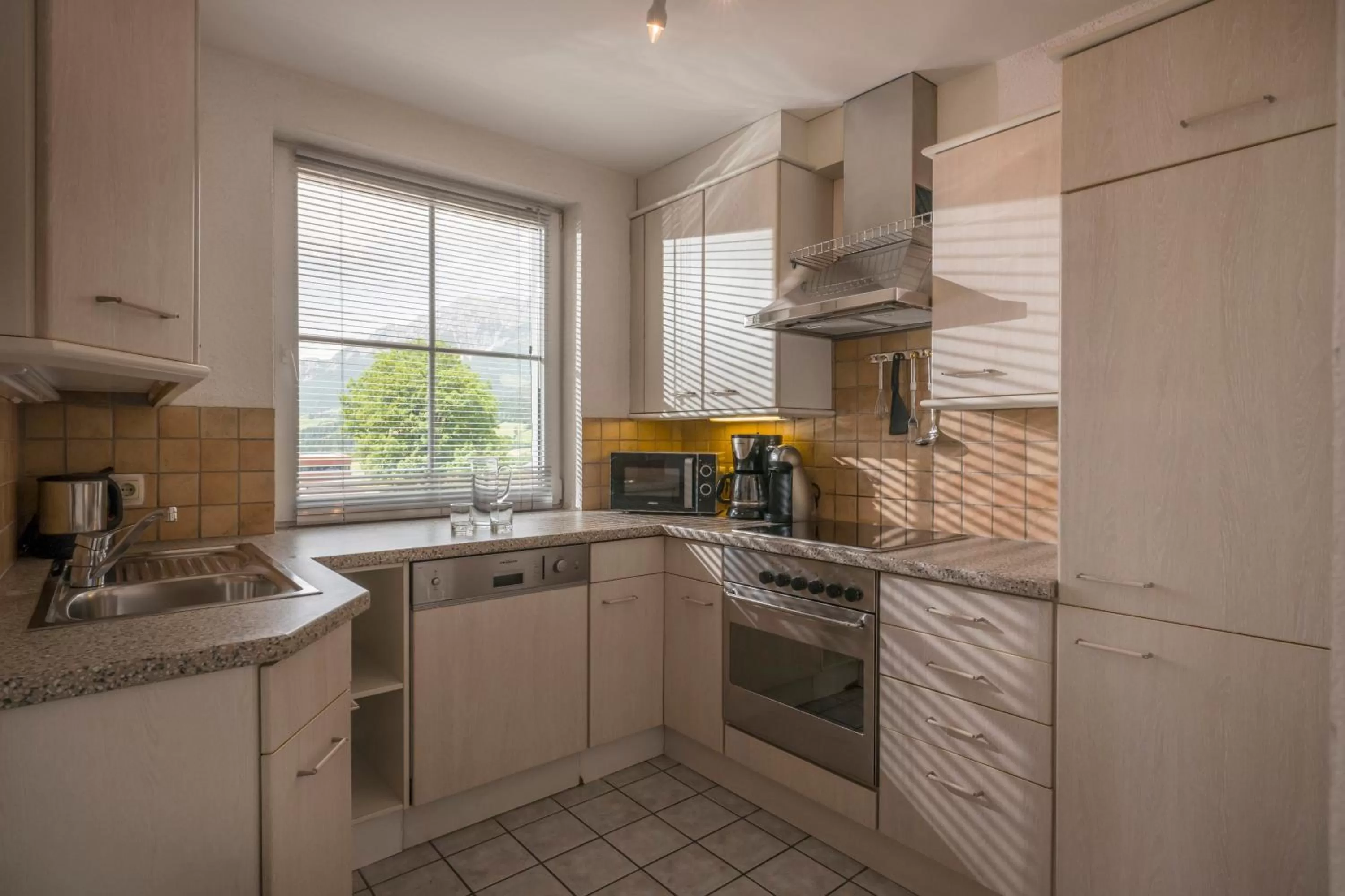 Photo of the whole room, Kitchen/Kitchenette in Apparthotel Tom Sojer