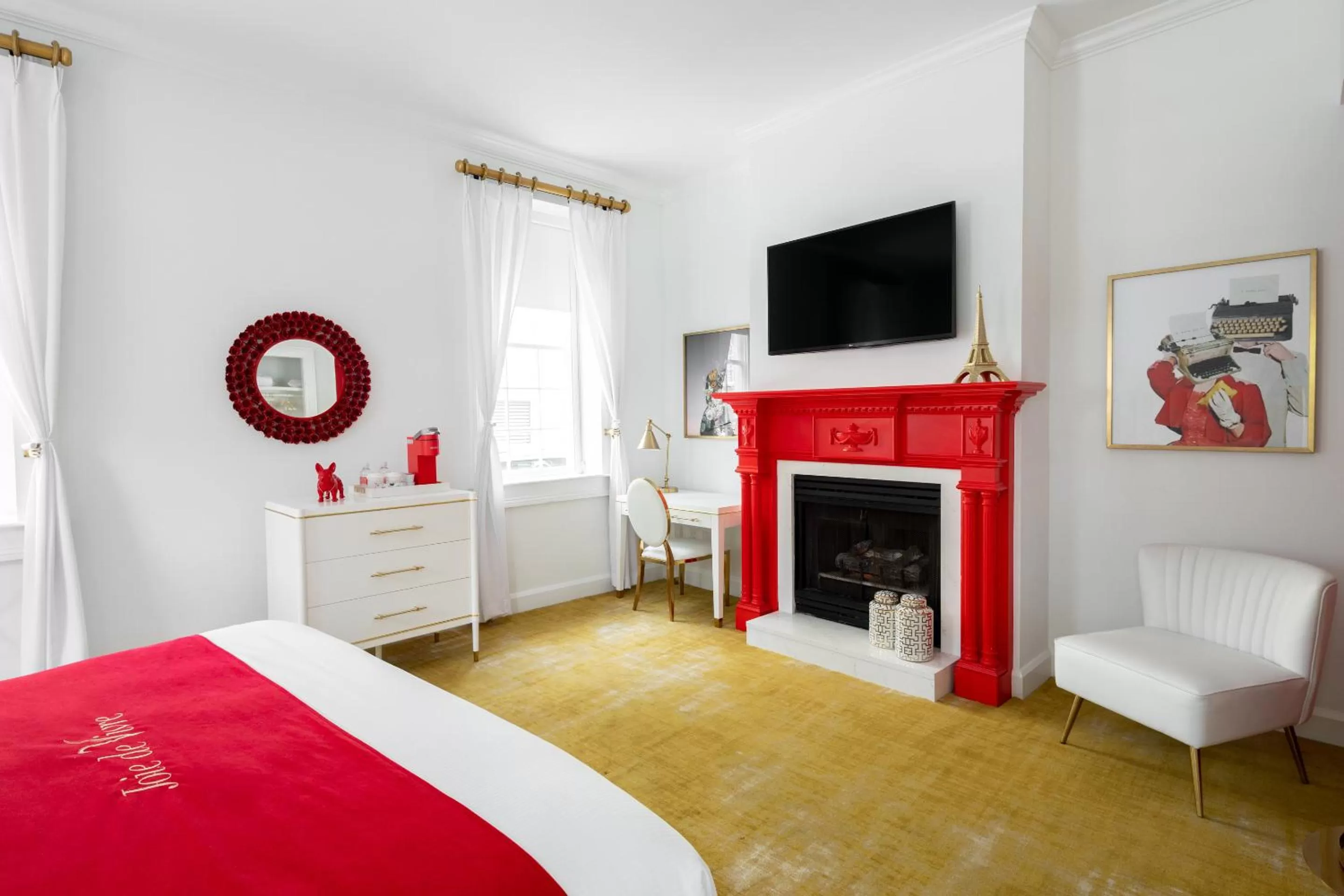 Bedroom, Bed in The Vendue, Downtown Art Hotel