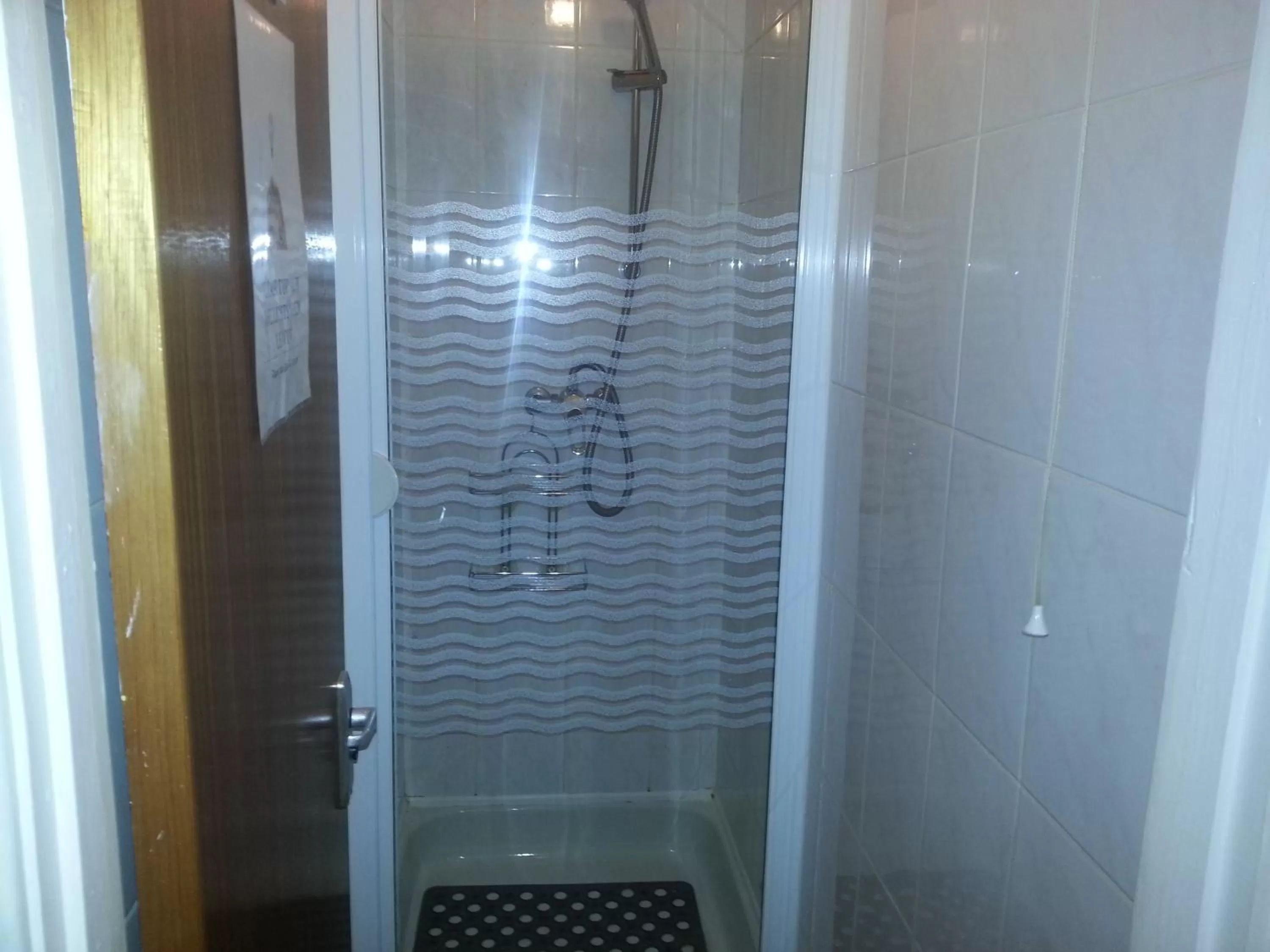 Bathroom in Sunnyside Hotel