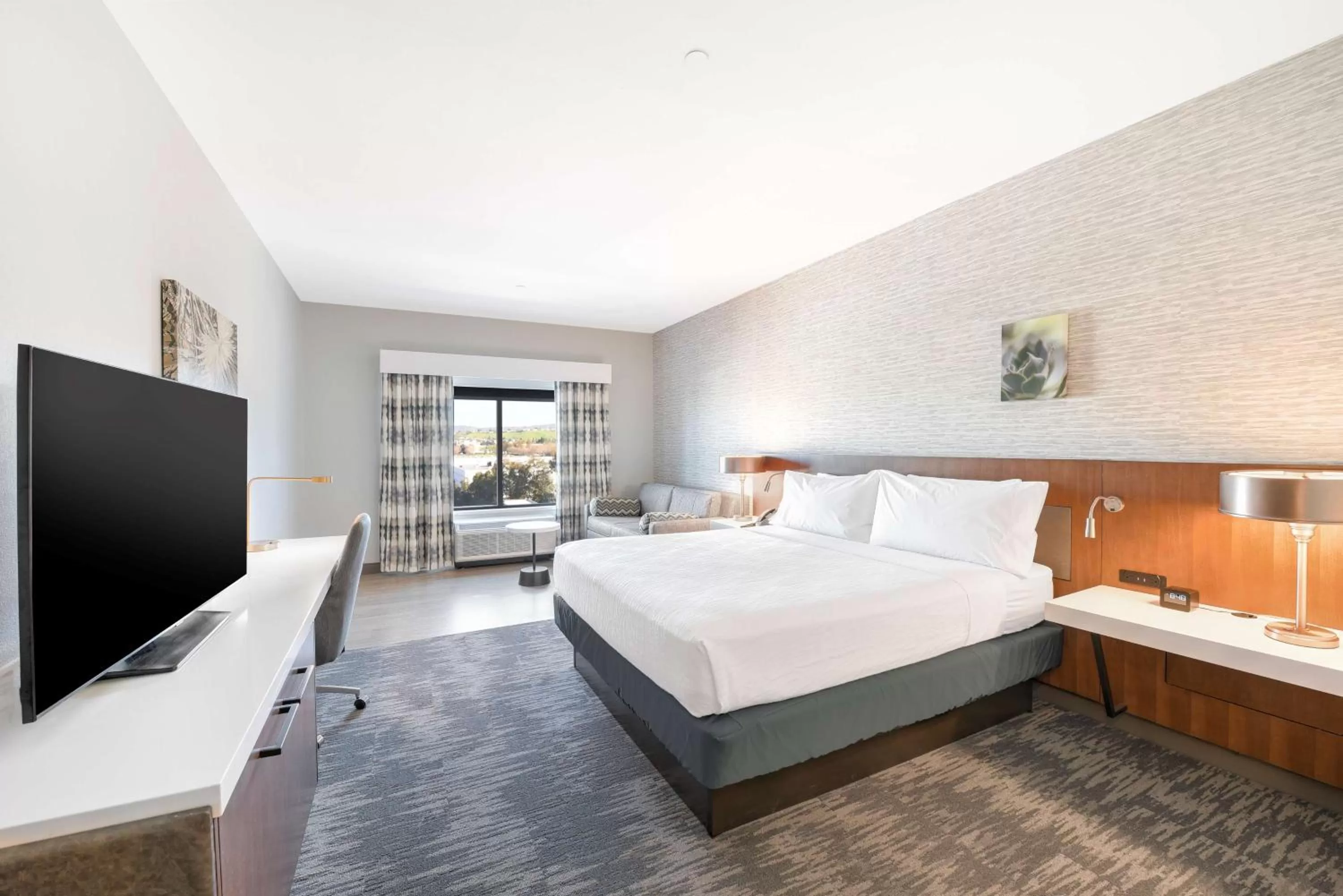 Bedroom, Bed in Hilton Garden Inn Fremont Milpitas