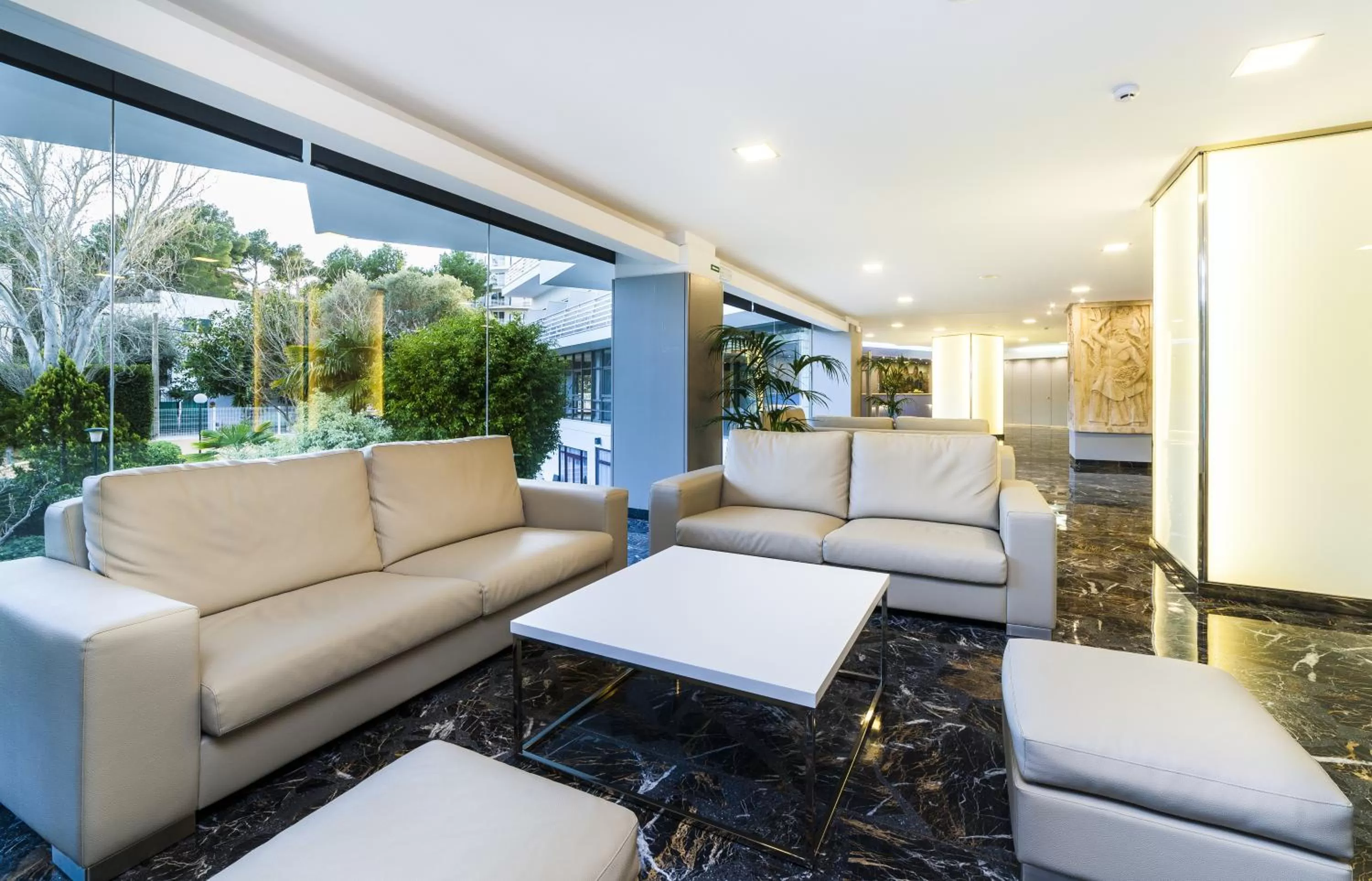 Lobby or reception in Globales Palmanova