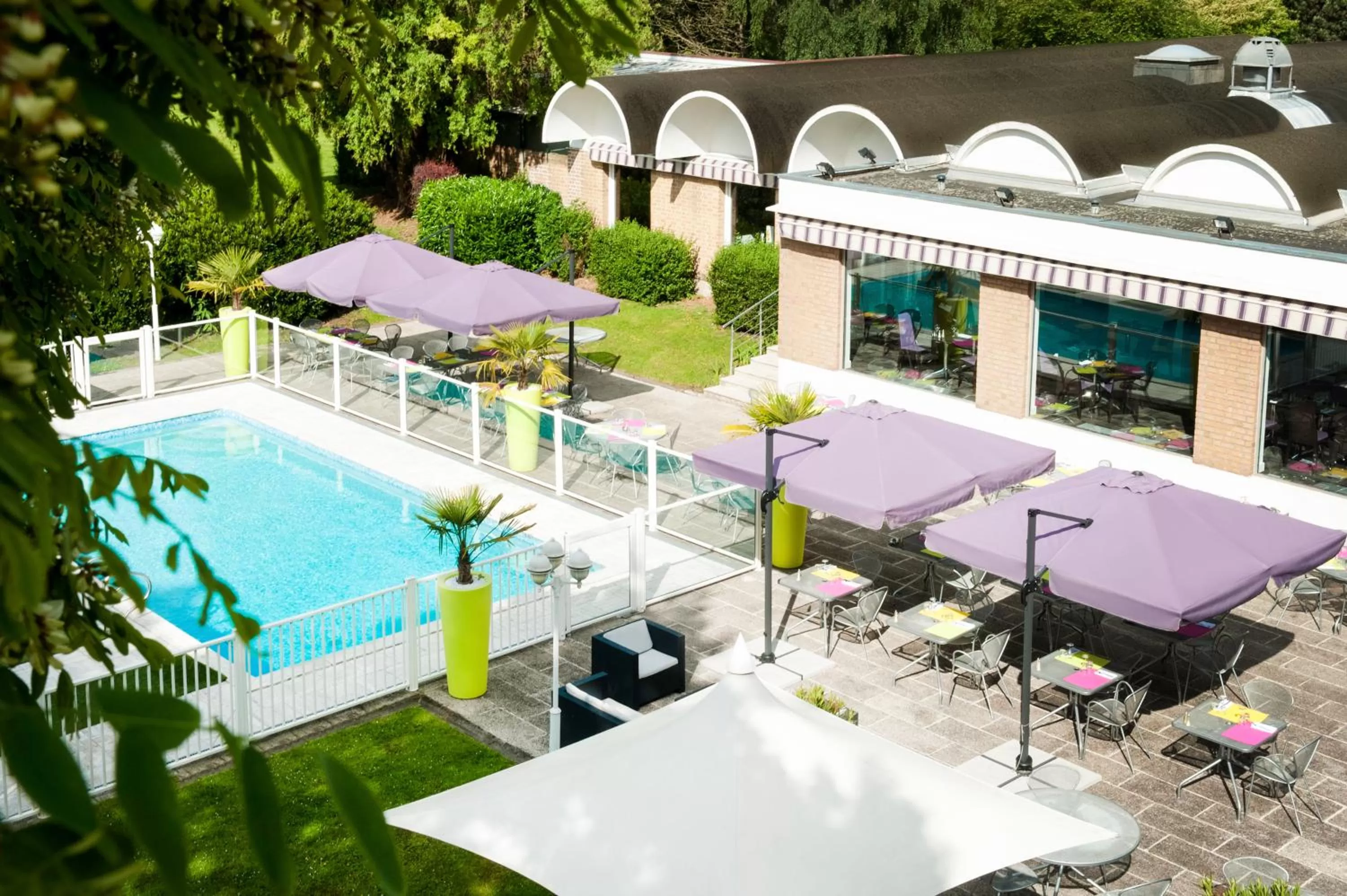 Swimming pool in Hôtel Novotel Valenciennes