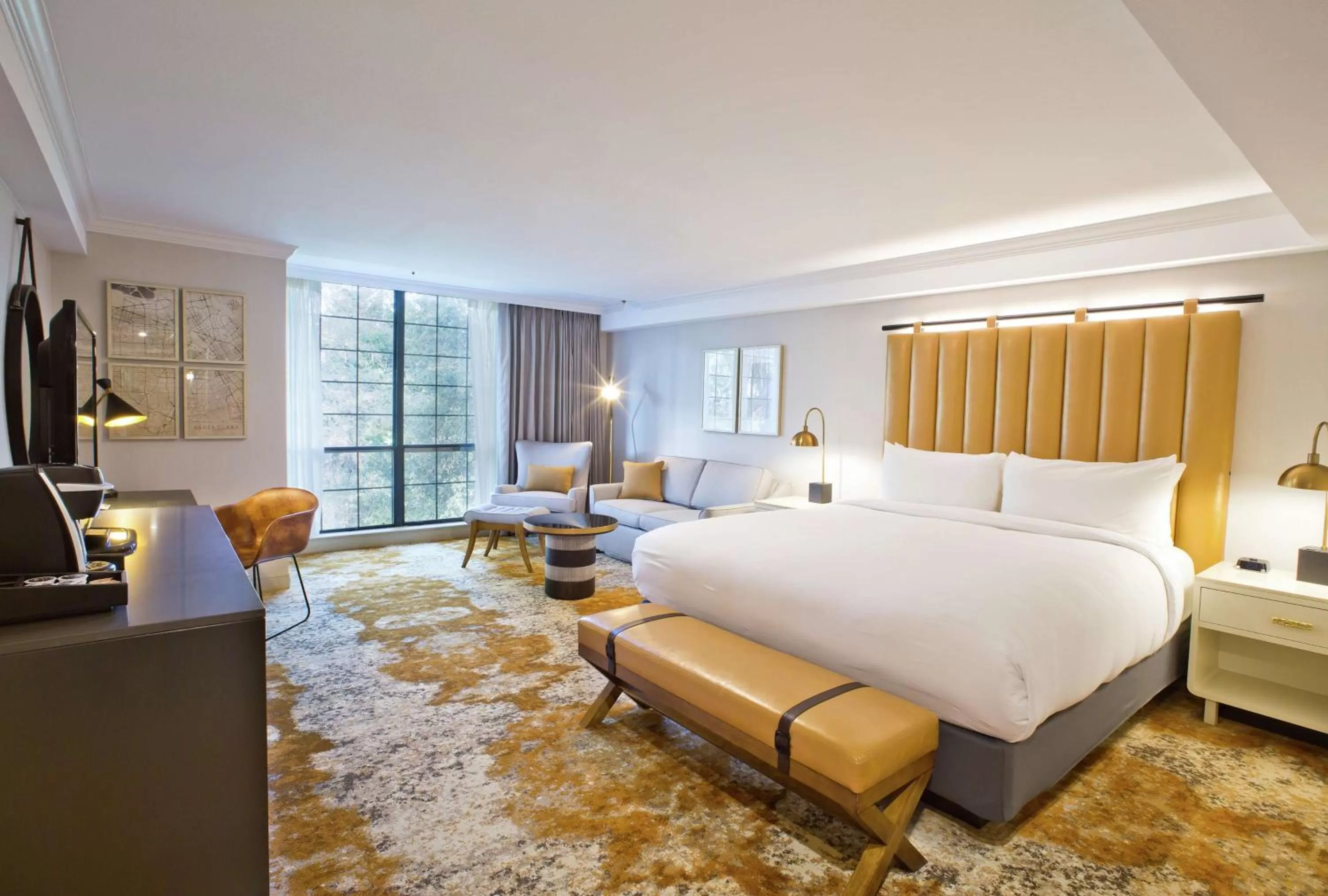 Bedroom, Bed in The Inn at Saratoga, Tapestry Collection by Hilton