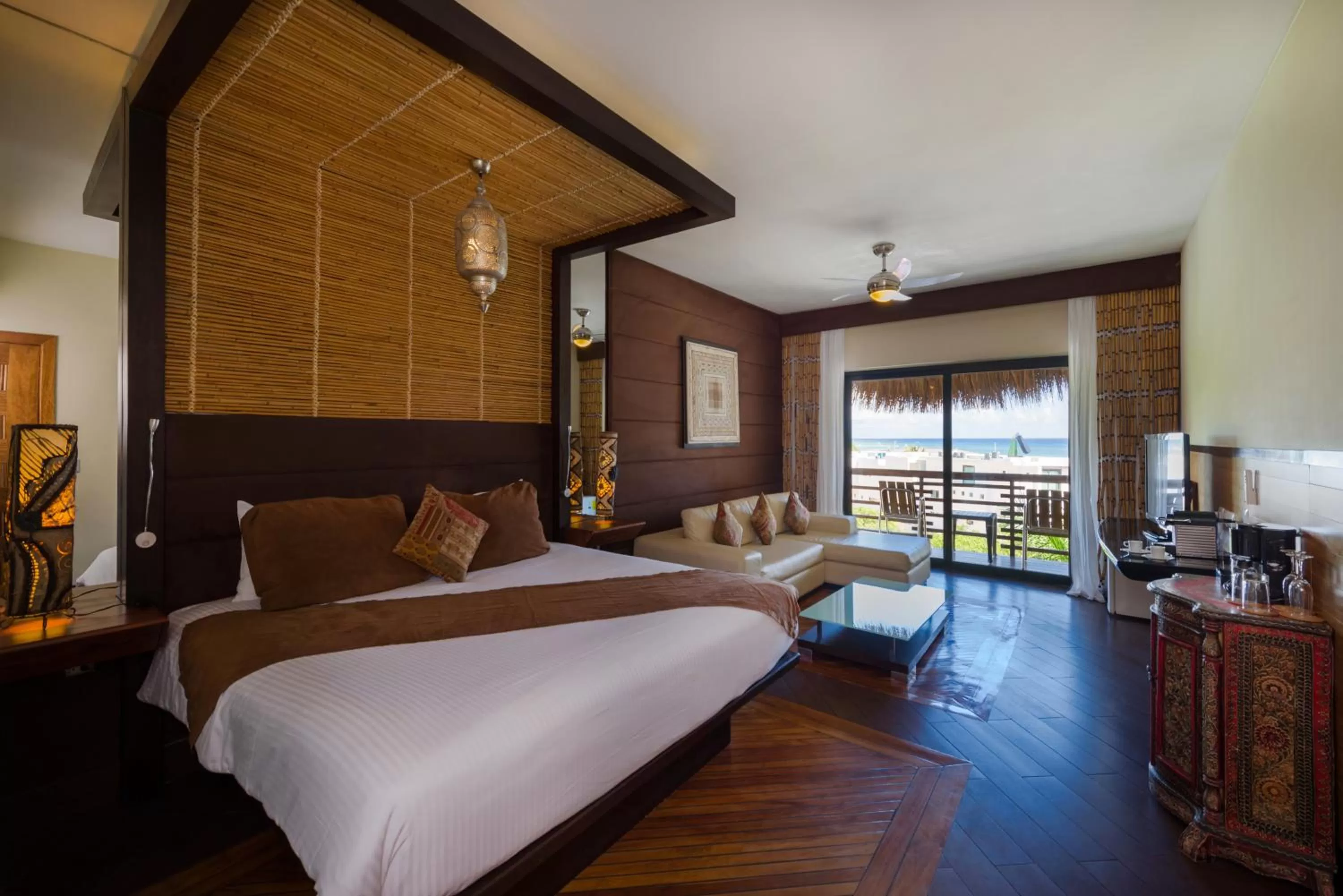 Photo of the whole room, Bed in La Divina by Aldea Thai