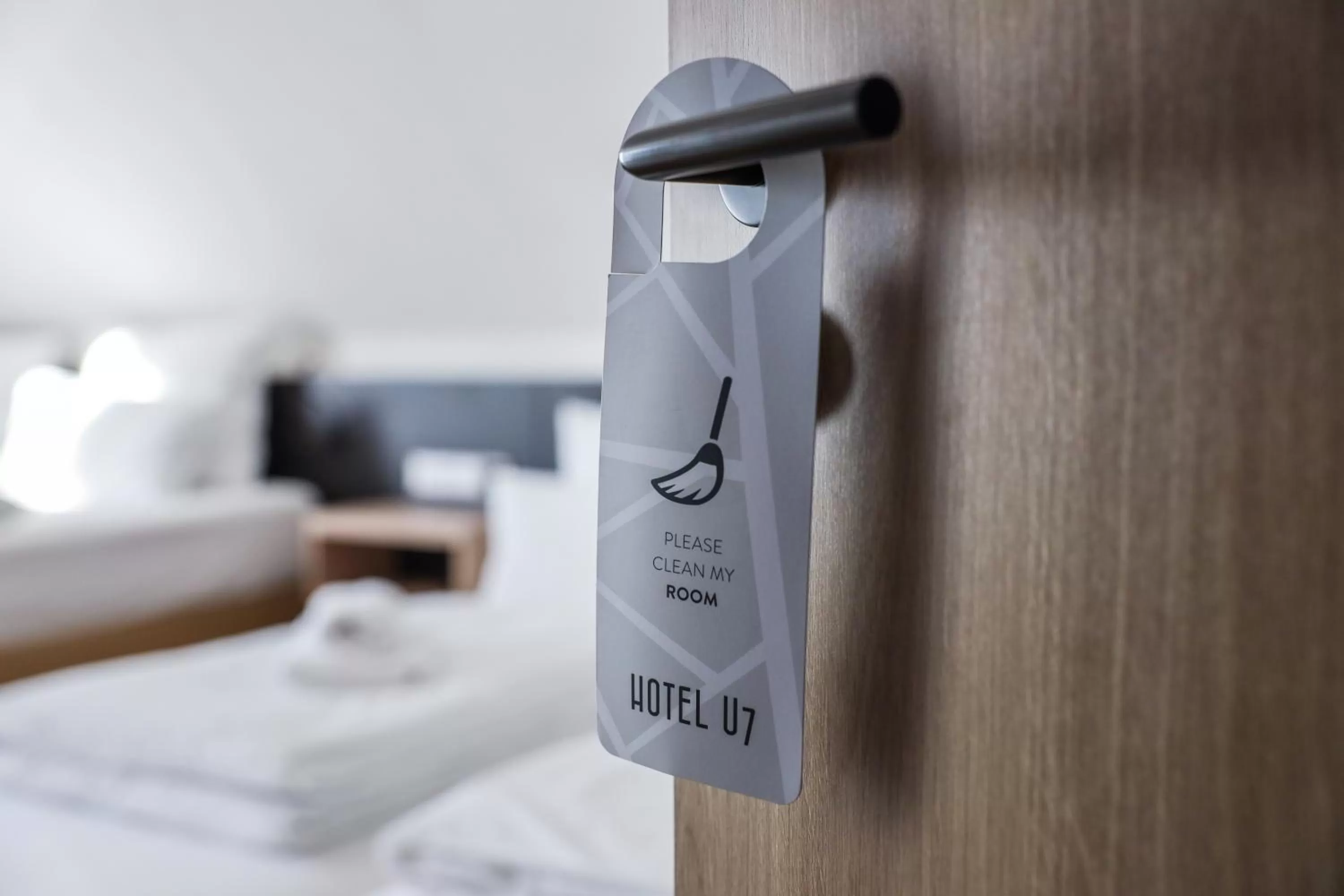 Logo/Certificate/Sign in Hotel U7