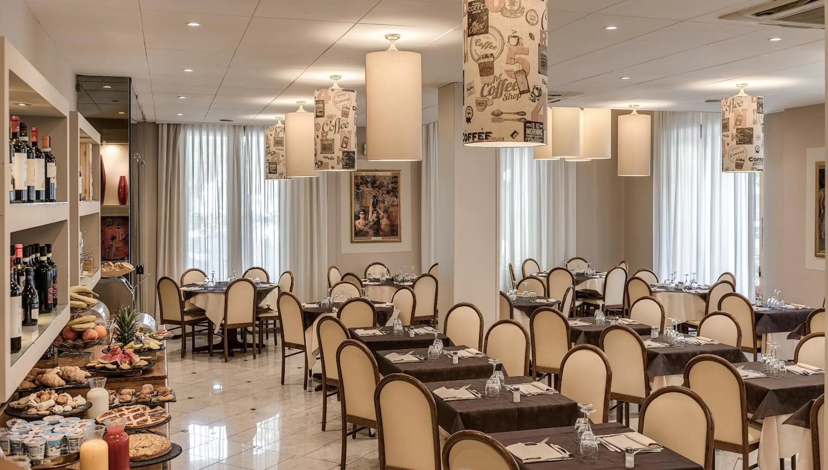 Restaurant/places to eat in Hotel Boston