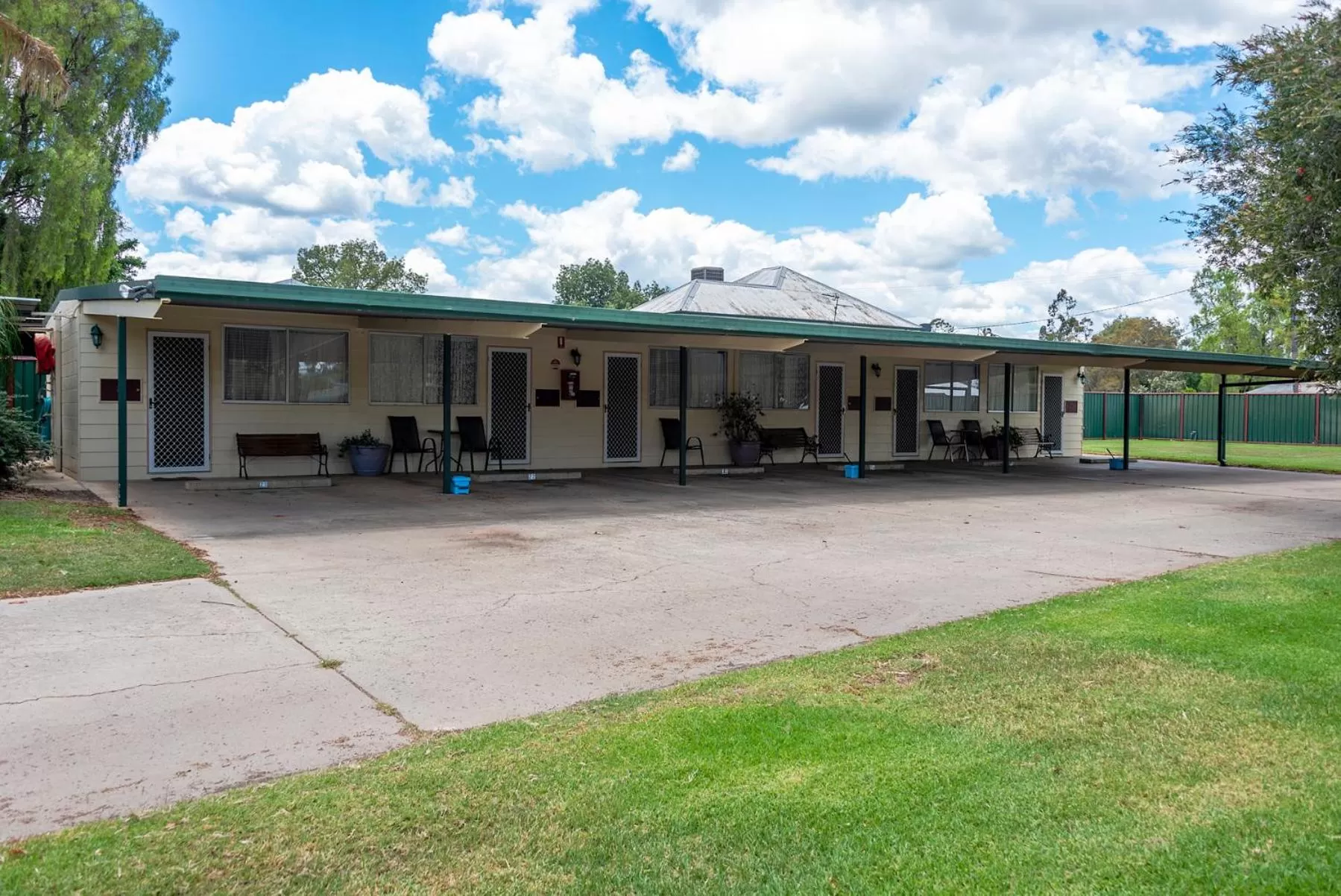 Property building in Roma Motel