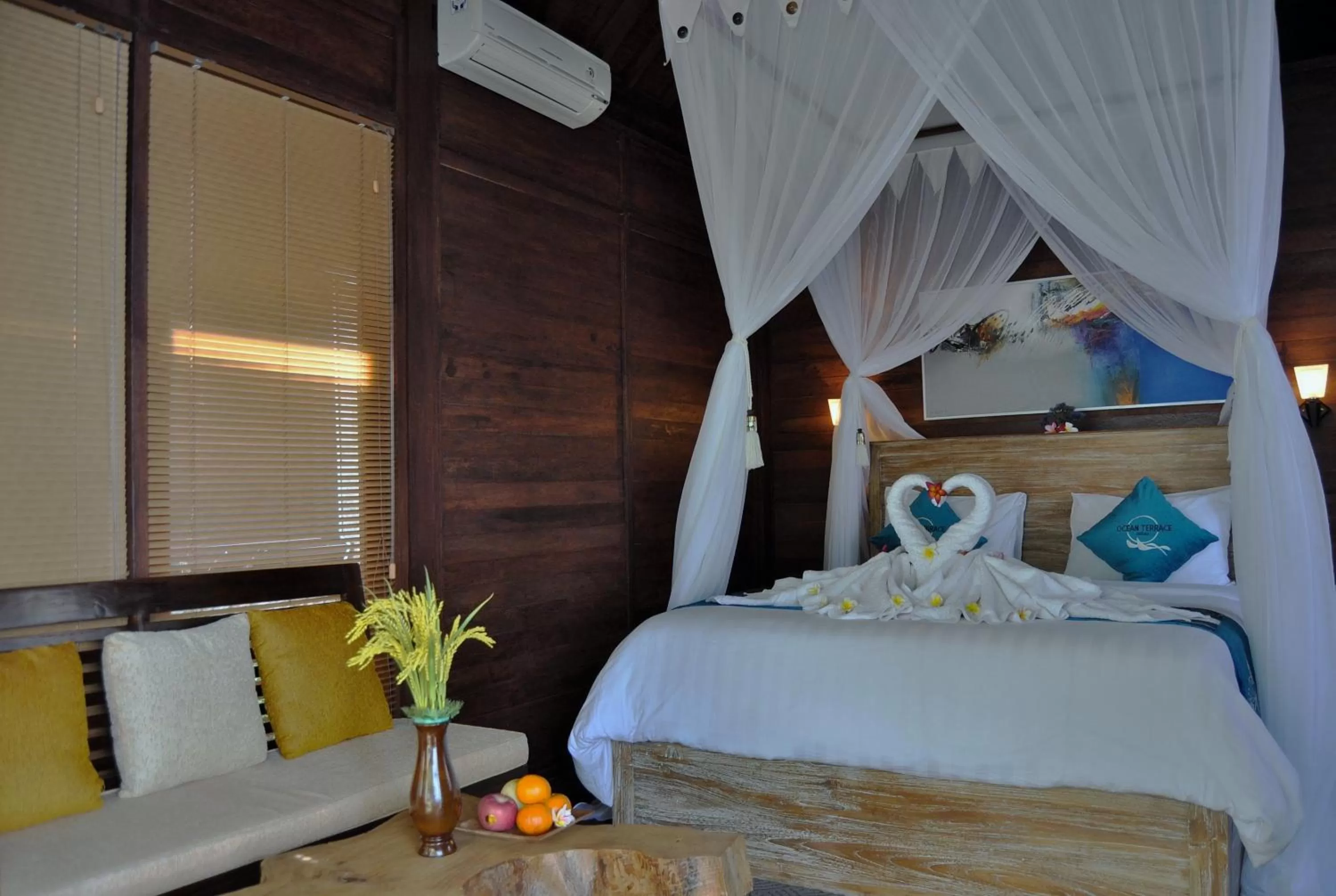 Living room, Bed in Ocean Terrace Suite And Spa Luxury