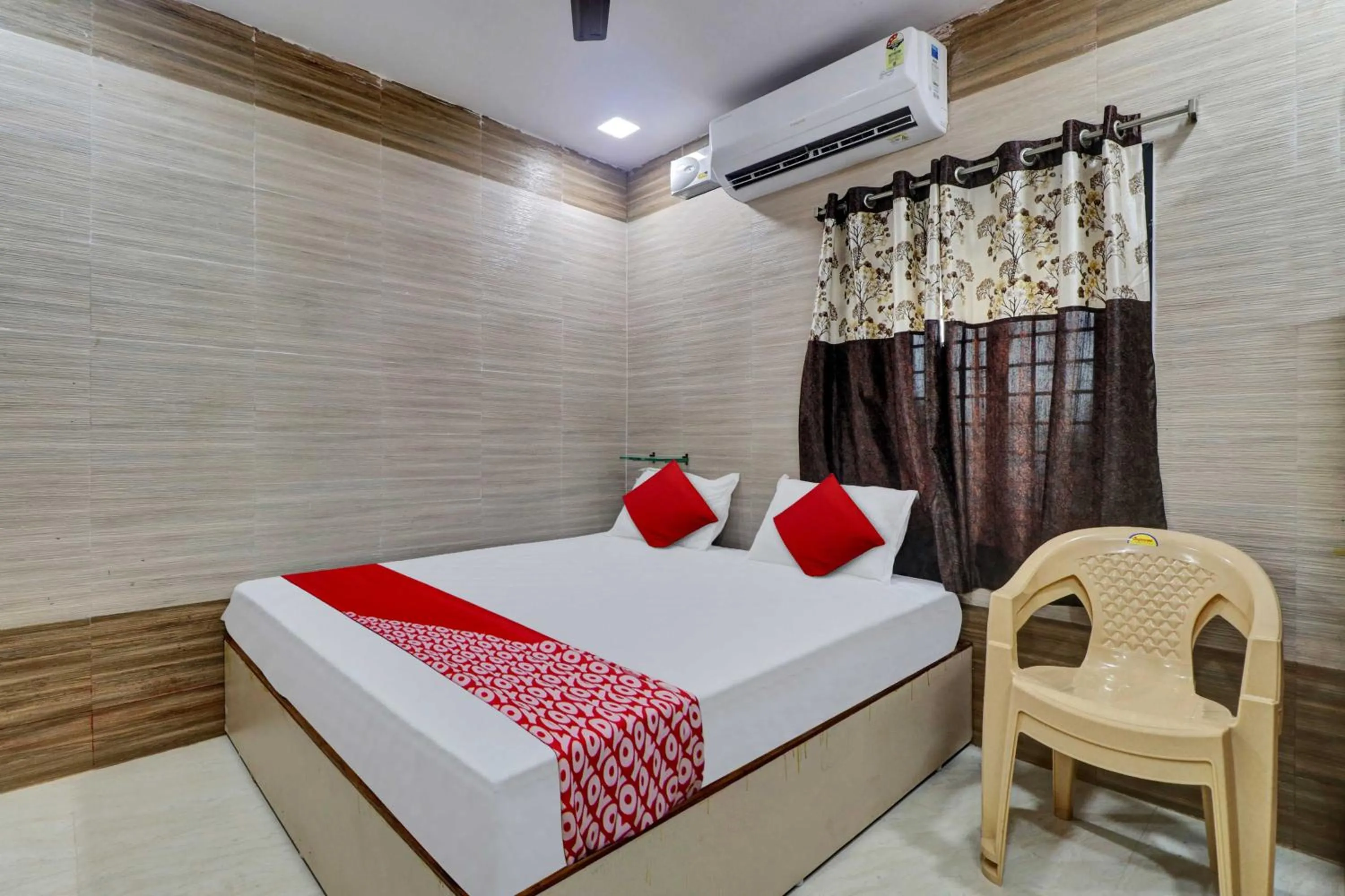 Bedroom, Bed in Hotel Vallabha Residency