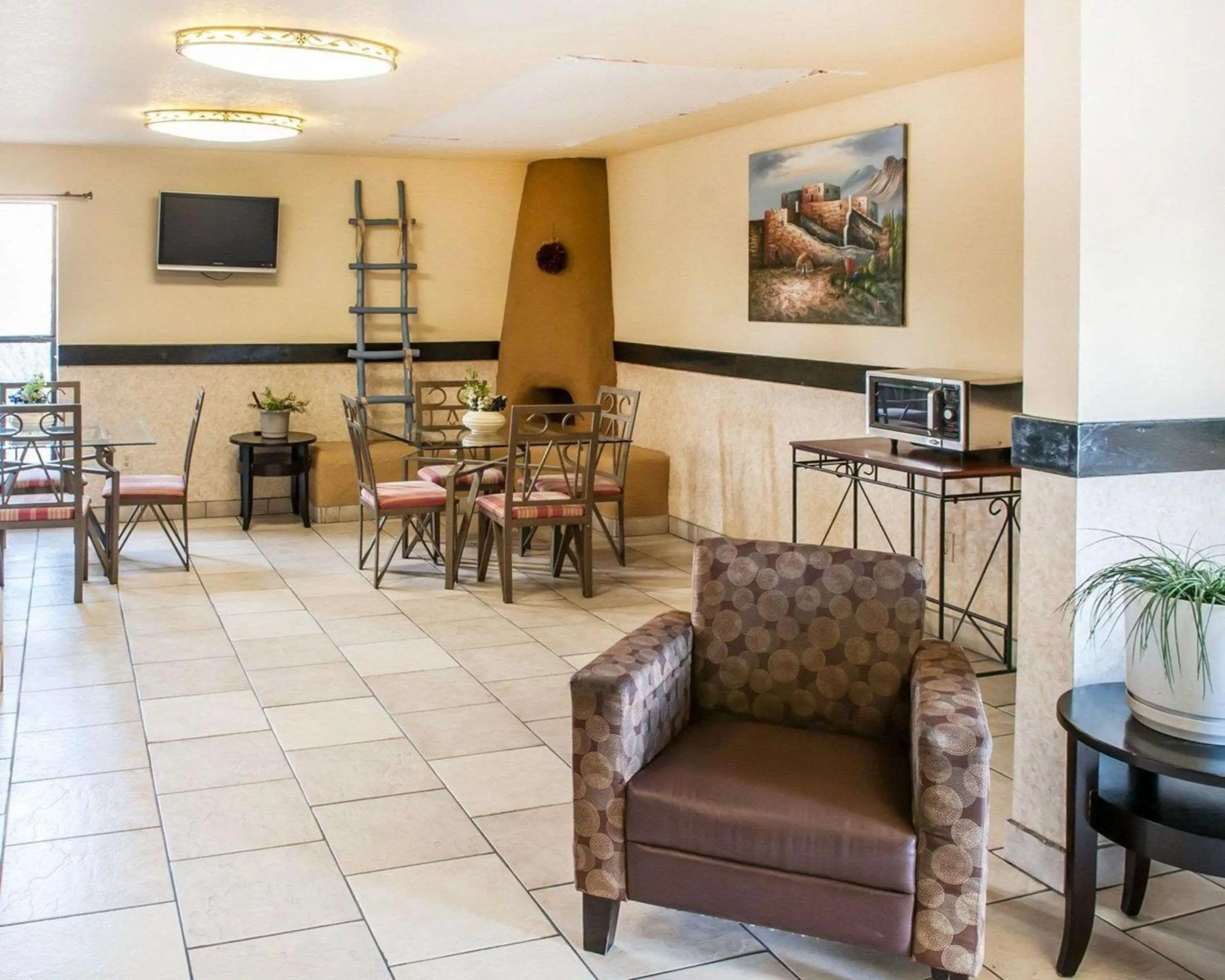 Lobby or reception in Rodeway Inn Espanola