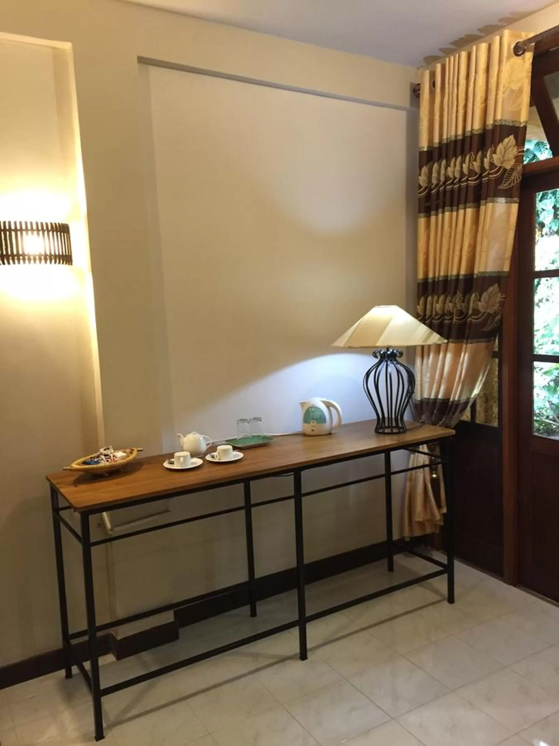 Property building, Bed in Le leopard d 'argent