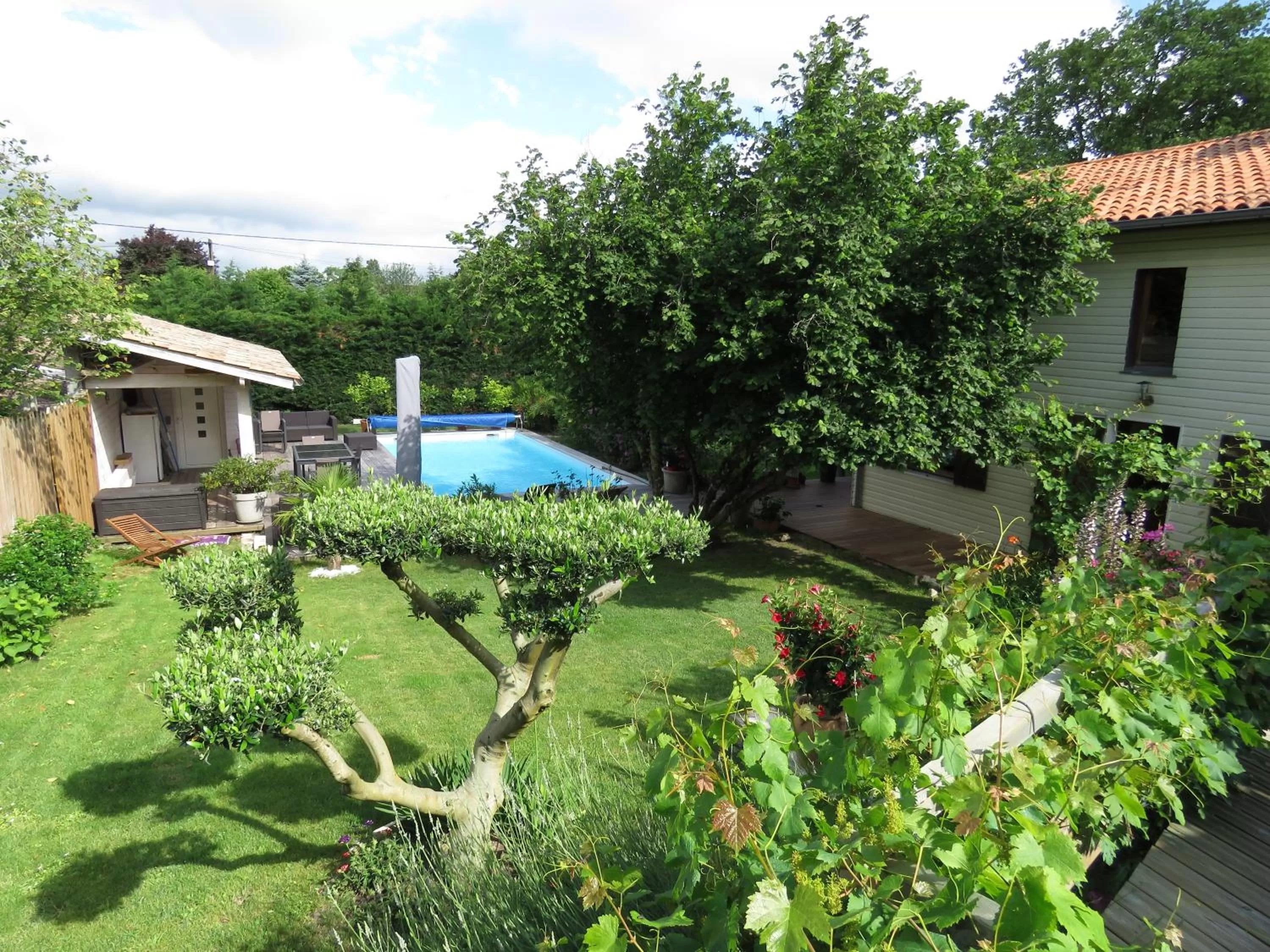 Garden view in Les Arums de Fondeminjean