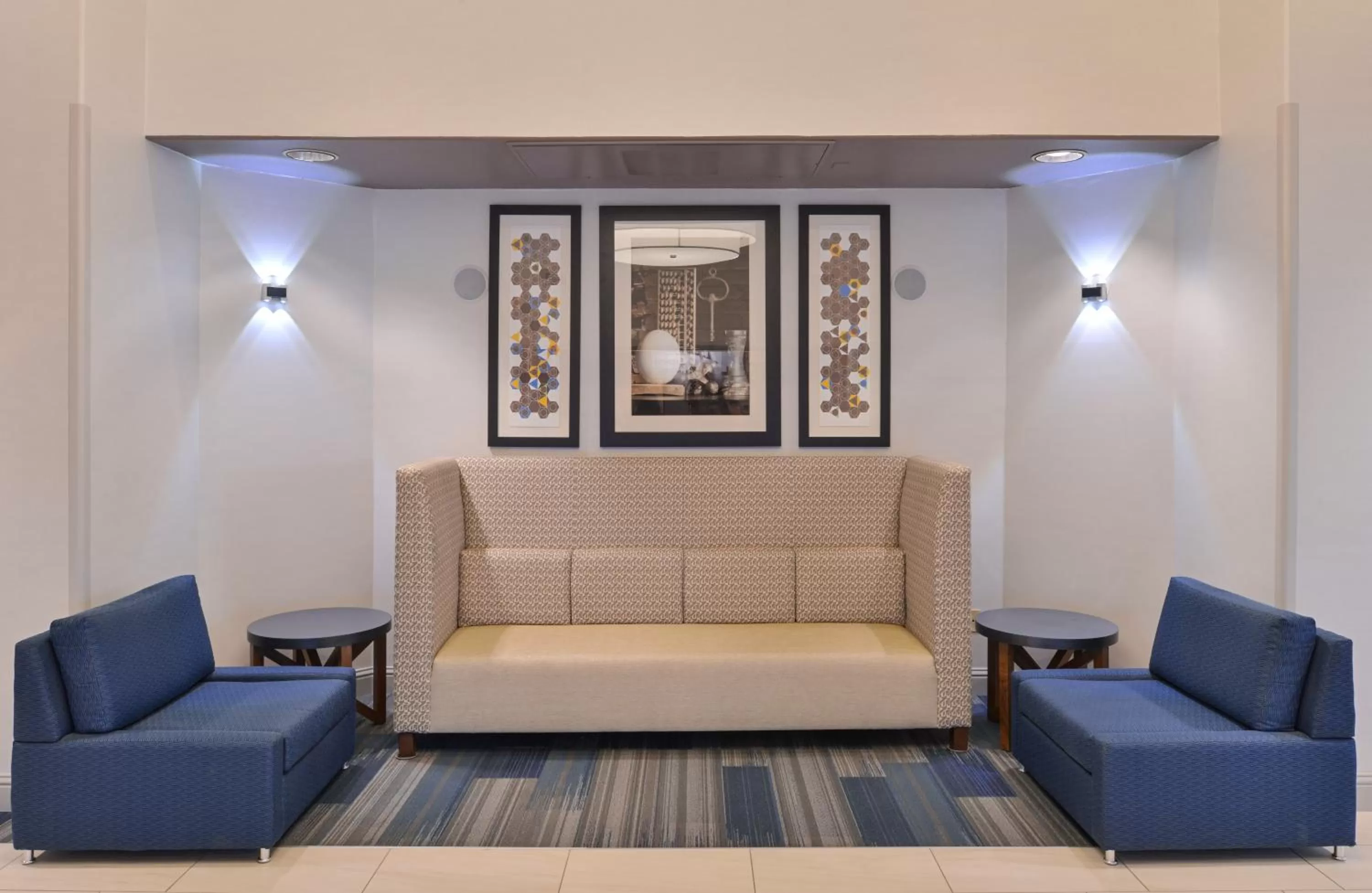 Property building in Holiday Inn Express Woodland by IHG