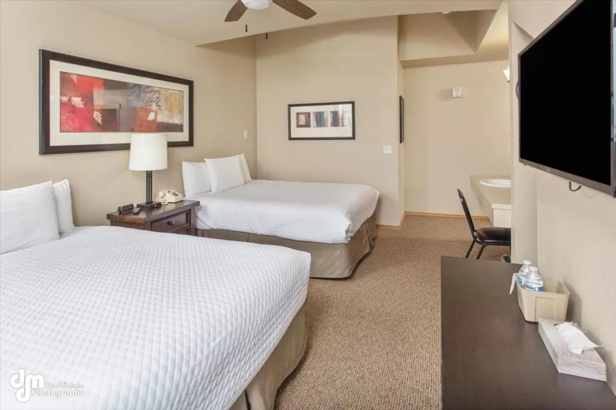 Bed in Kenai Airport Hotel