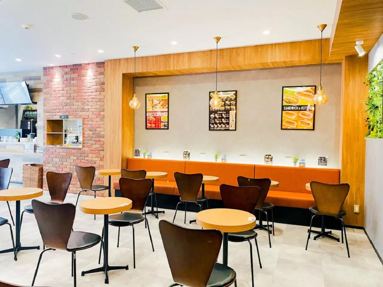 Lounge or bar in HOTEL LiVEMAX Takamatsu Eki Mae