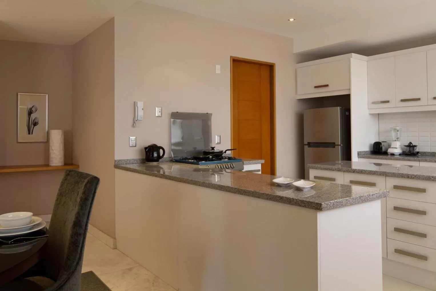 Kitchen or kitchenette in Pennsylvania Suites