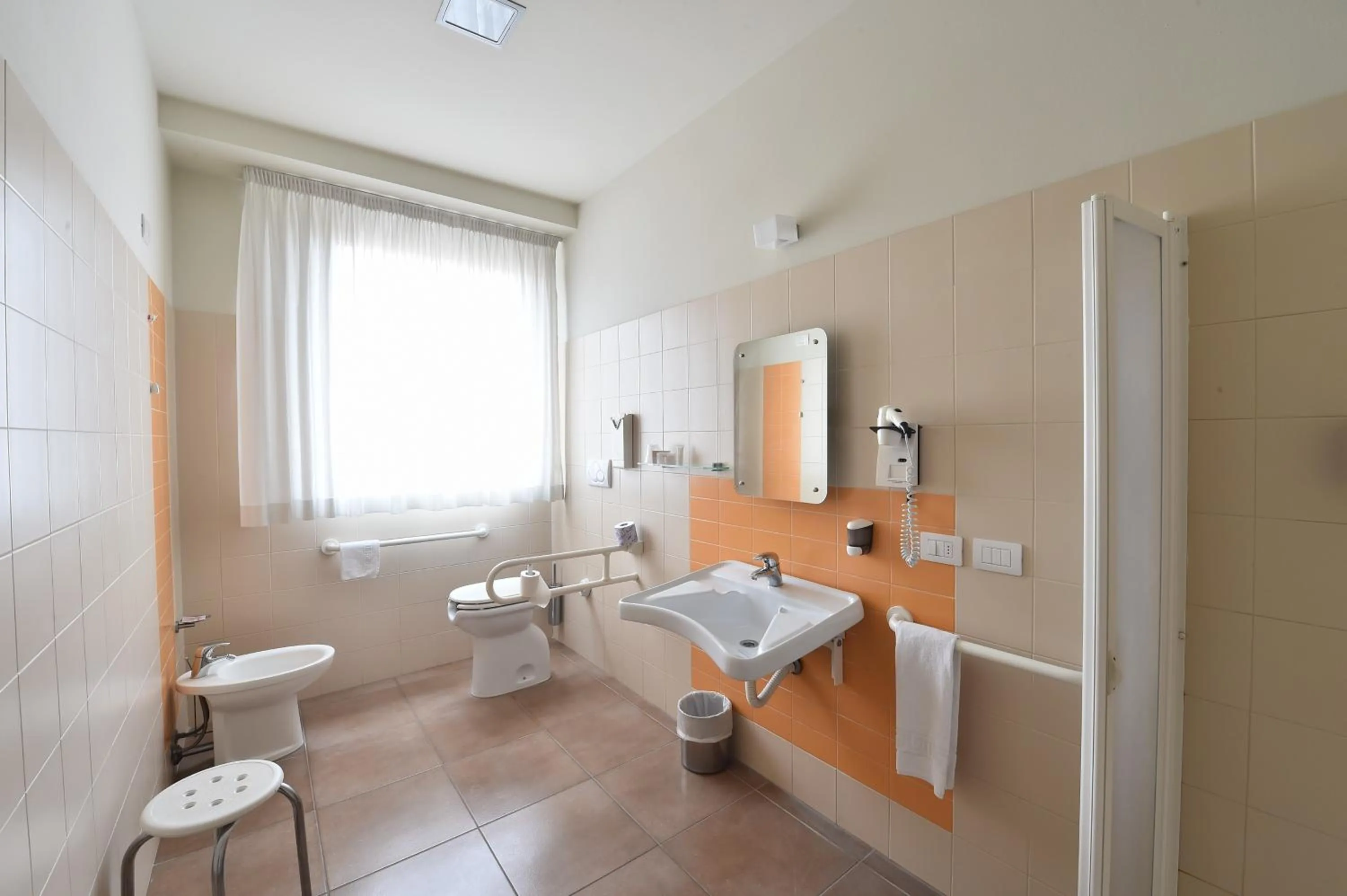 Bathroom in Tatì Hotel