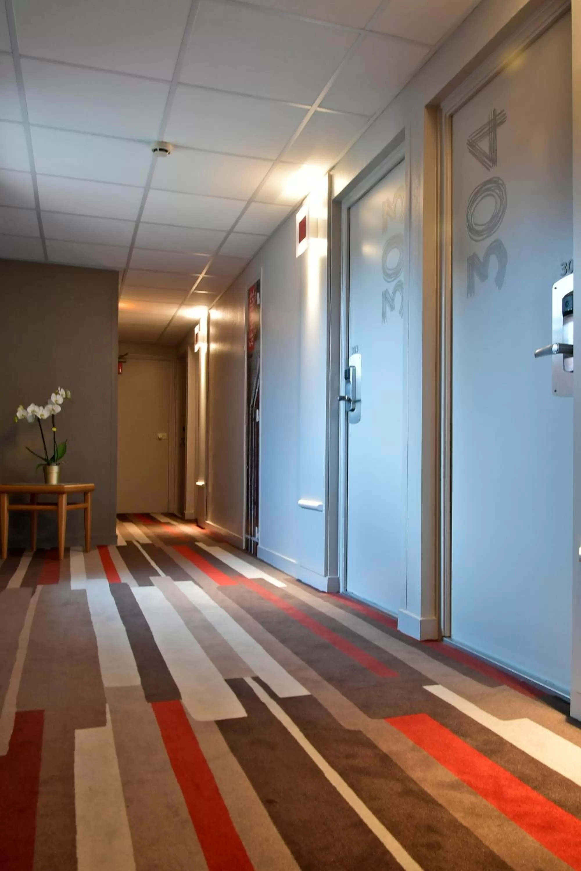 Lobby or reception in ibis Saint Quentin Basilique