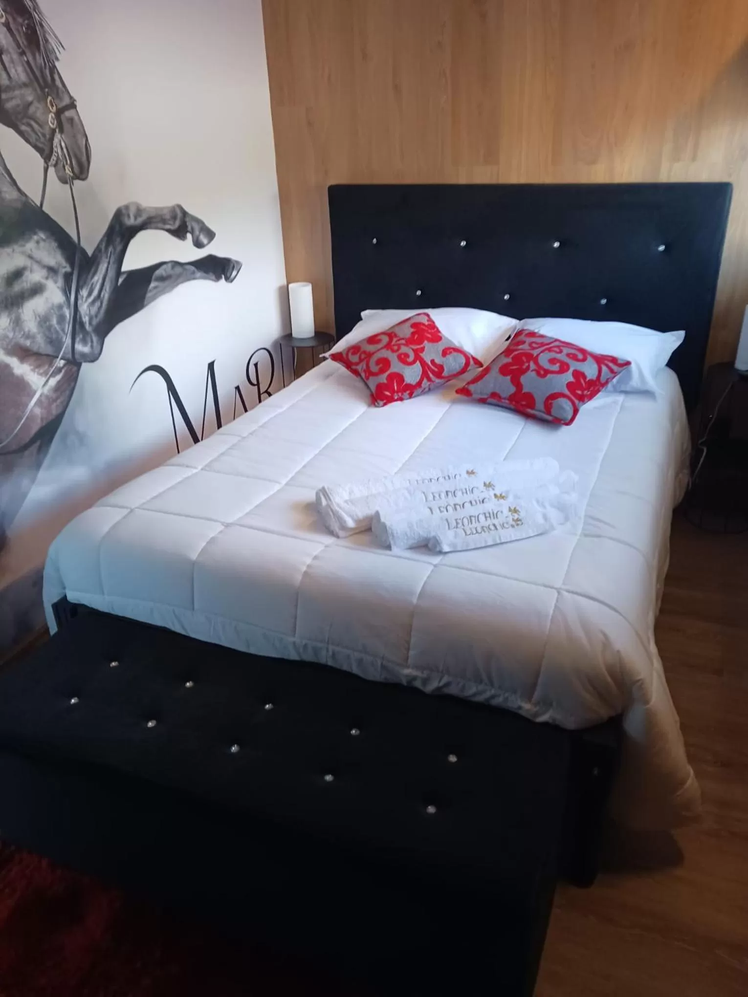 Bed in Leonchic - Guest House