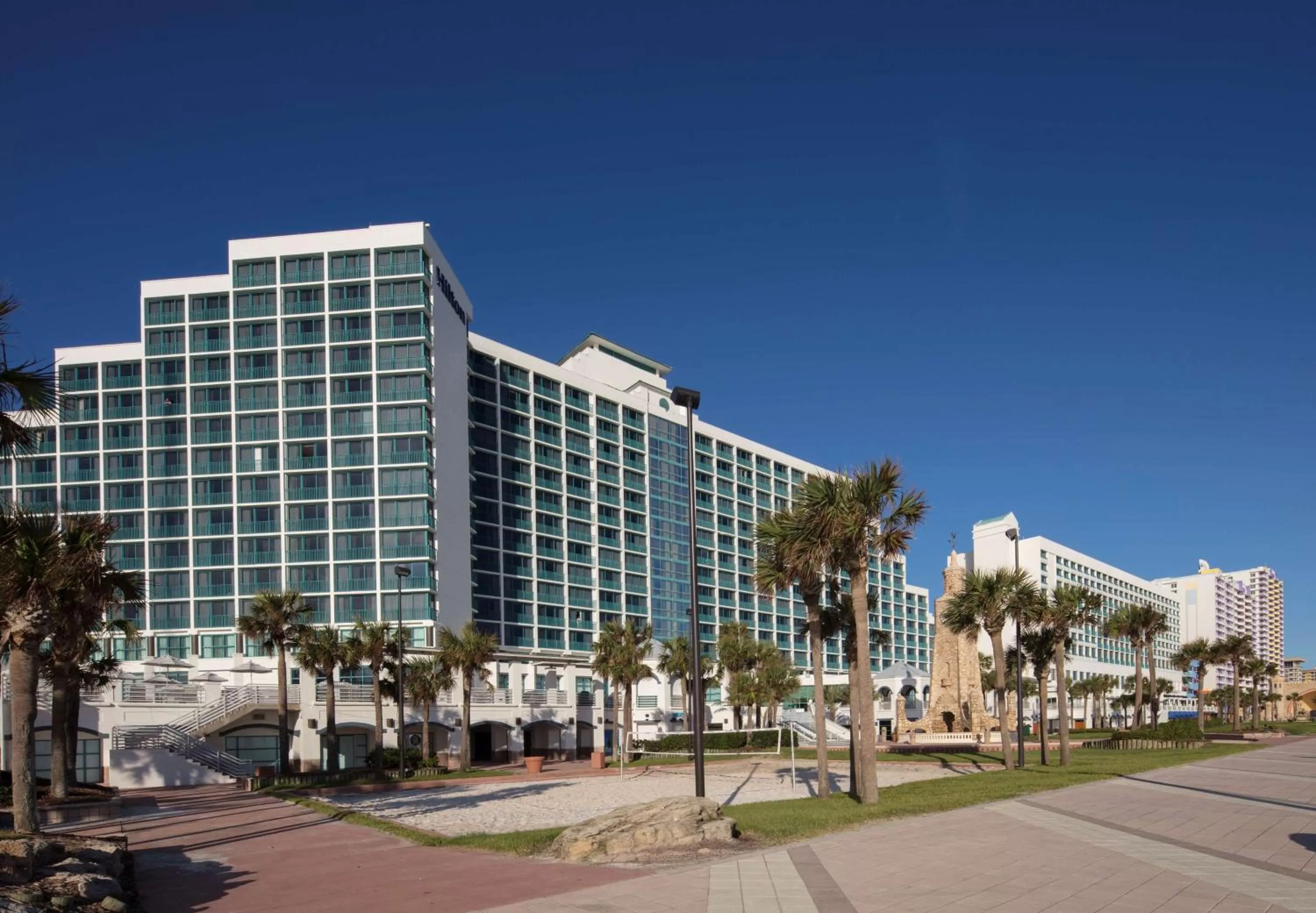 Property building in Hilton Daytona Beach Resort