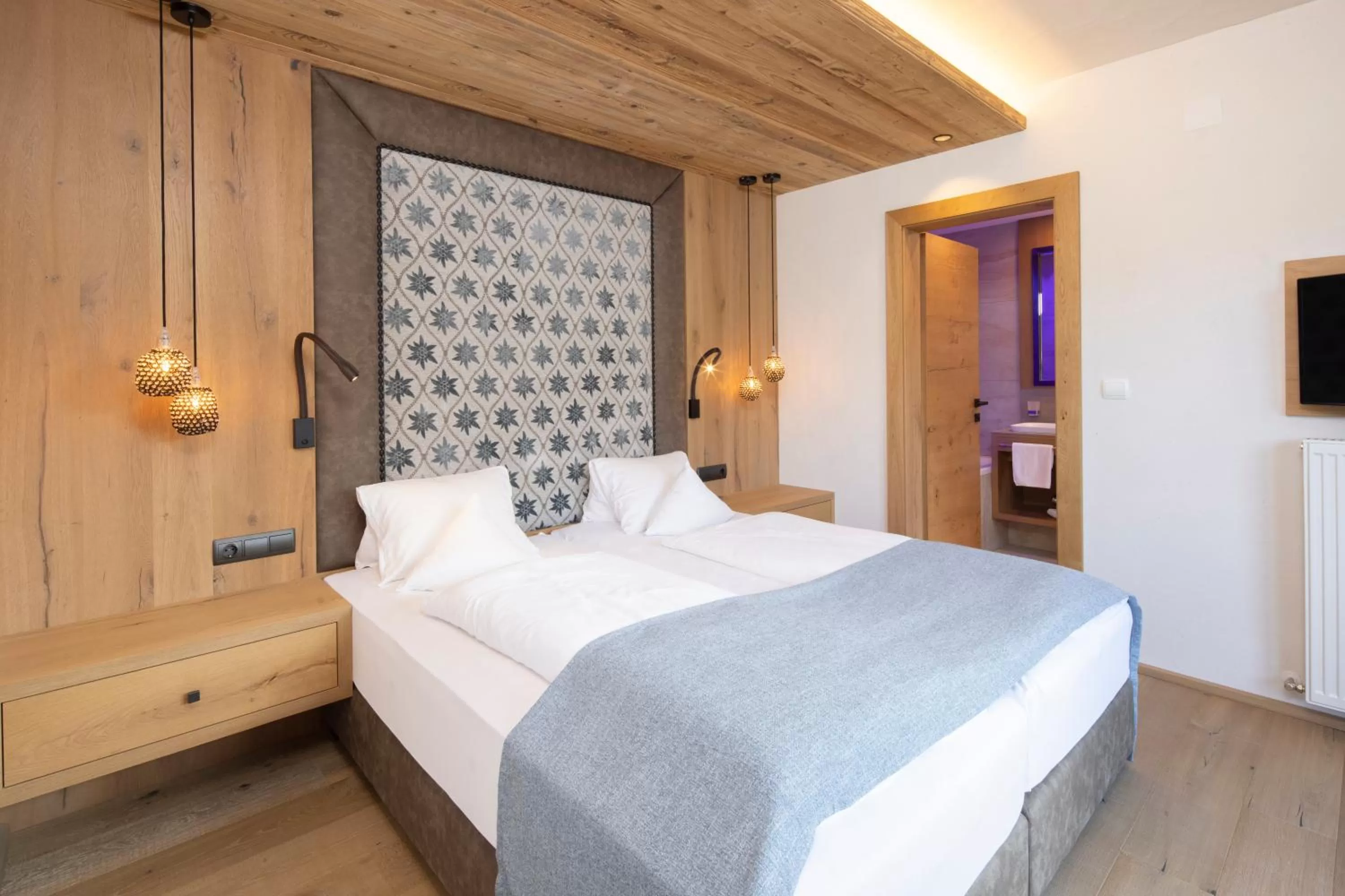 Bed in Natur & Spa Resort "Der Alpbacherhof" Superior