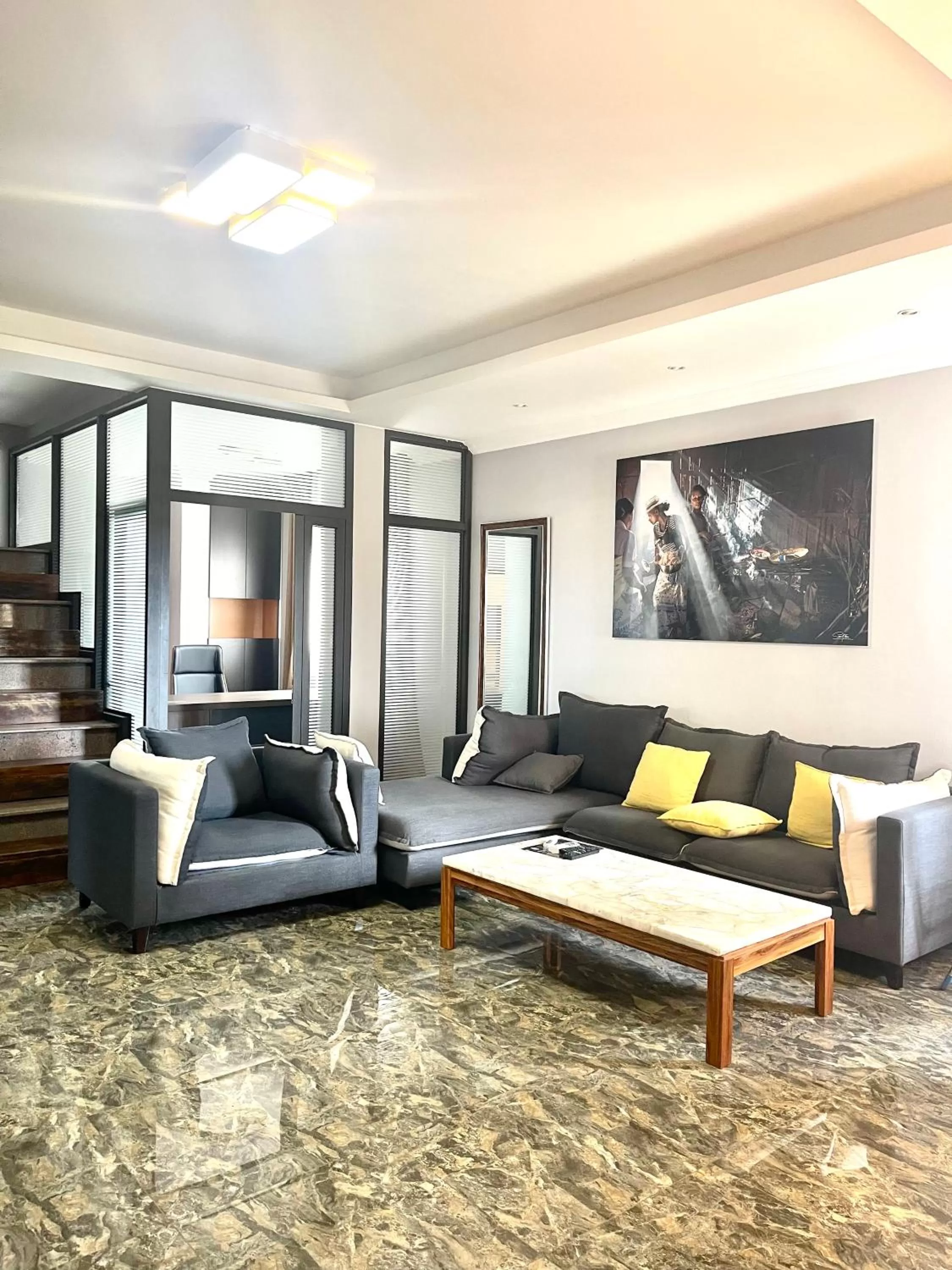 Living room, Seating Area in MERCURE HOTEL