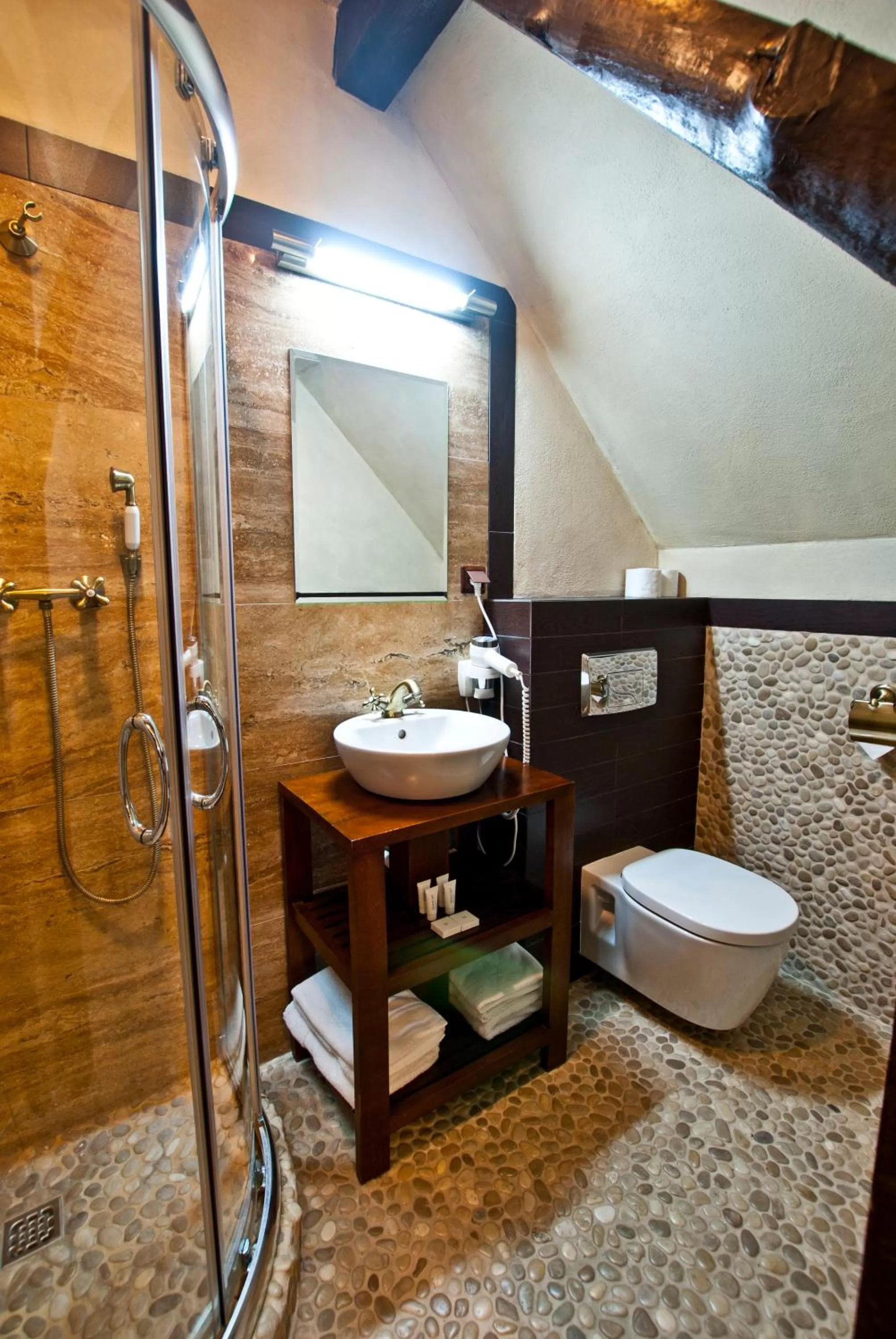 Shower, Bathroom in Zamek Uniejów