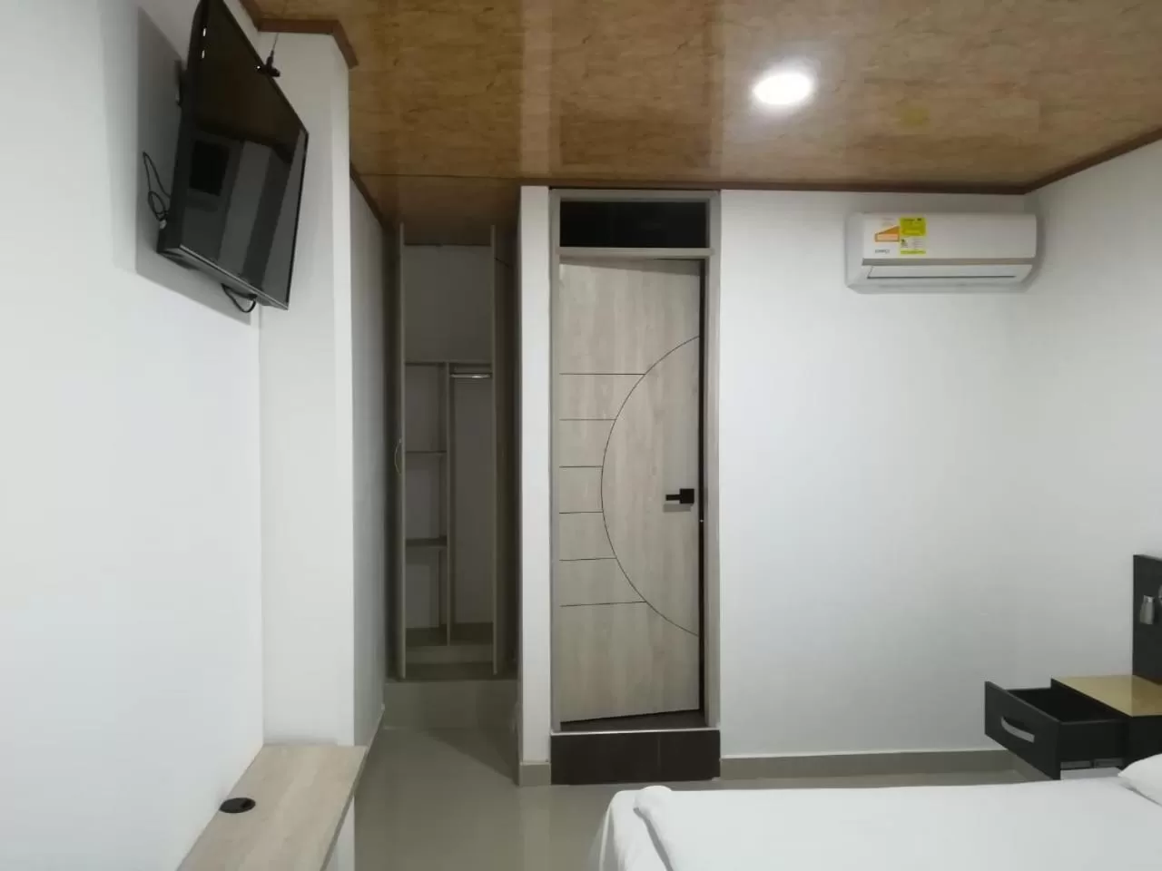 TV/Entertainment Center in Hotel Boutique Martin's