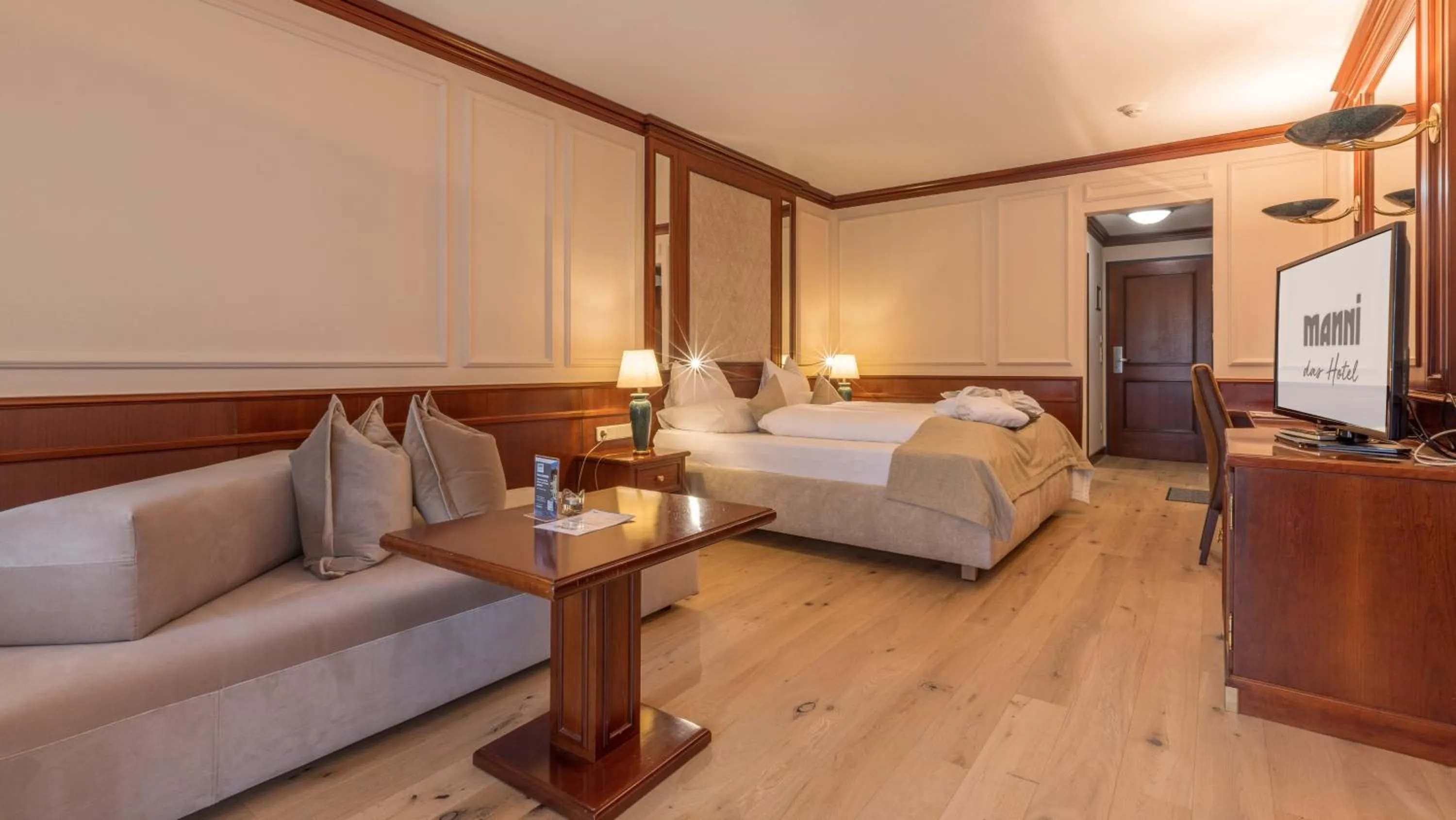 Bedroom, Bed in MANNI das Hotel