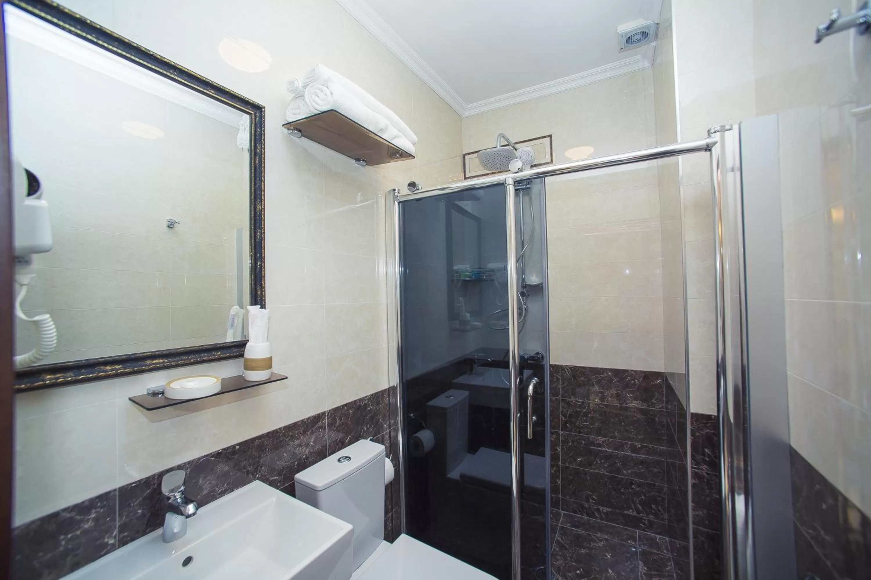Shower, Bathroom in Royal Venezia Hotel