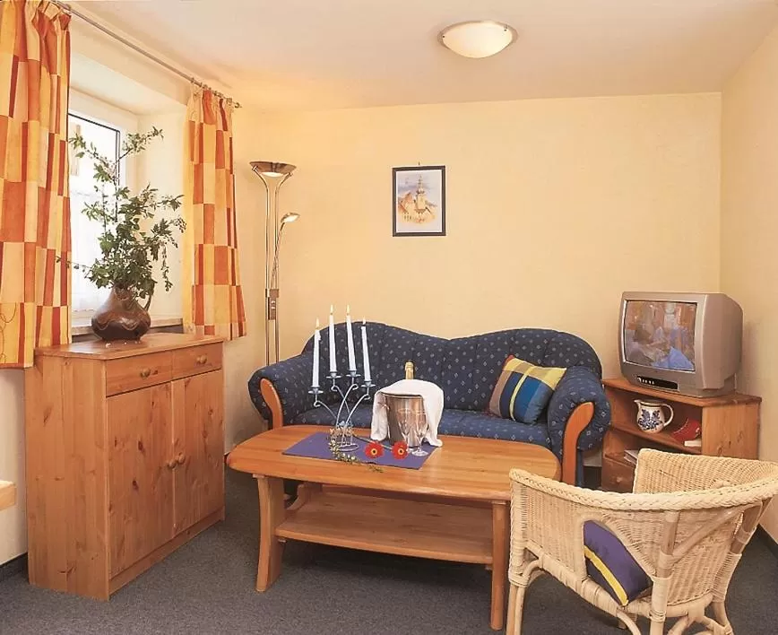 Living room, Seating Area in Gasthof Hotel Reif