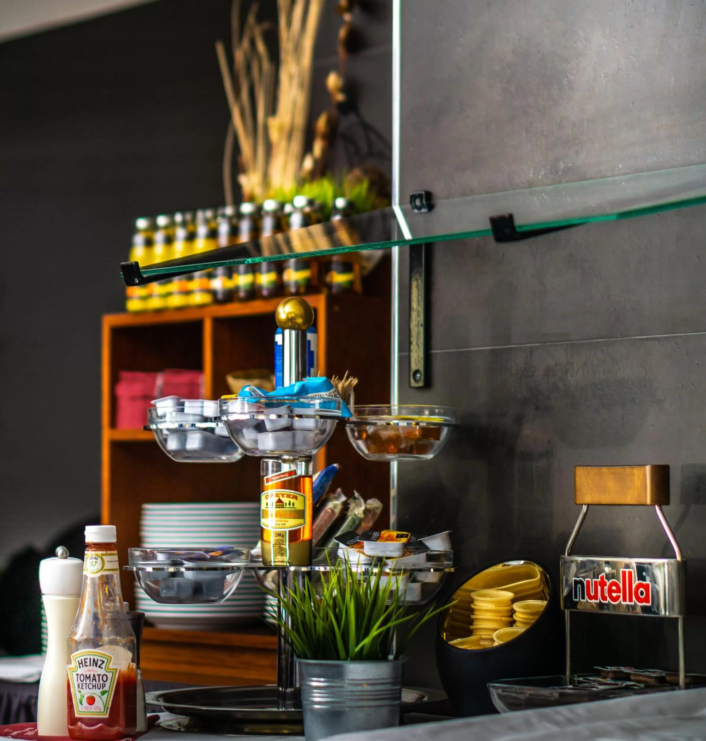 Buffet breakfast in SL'otel - Das StadtHotel - voll Klimatisiert