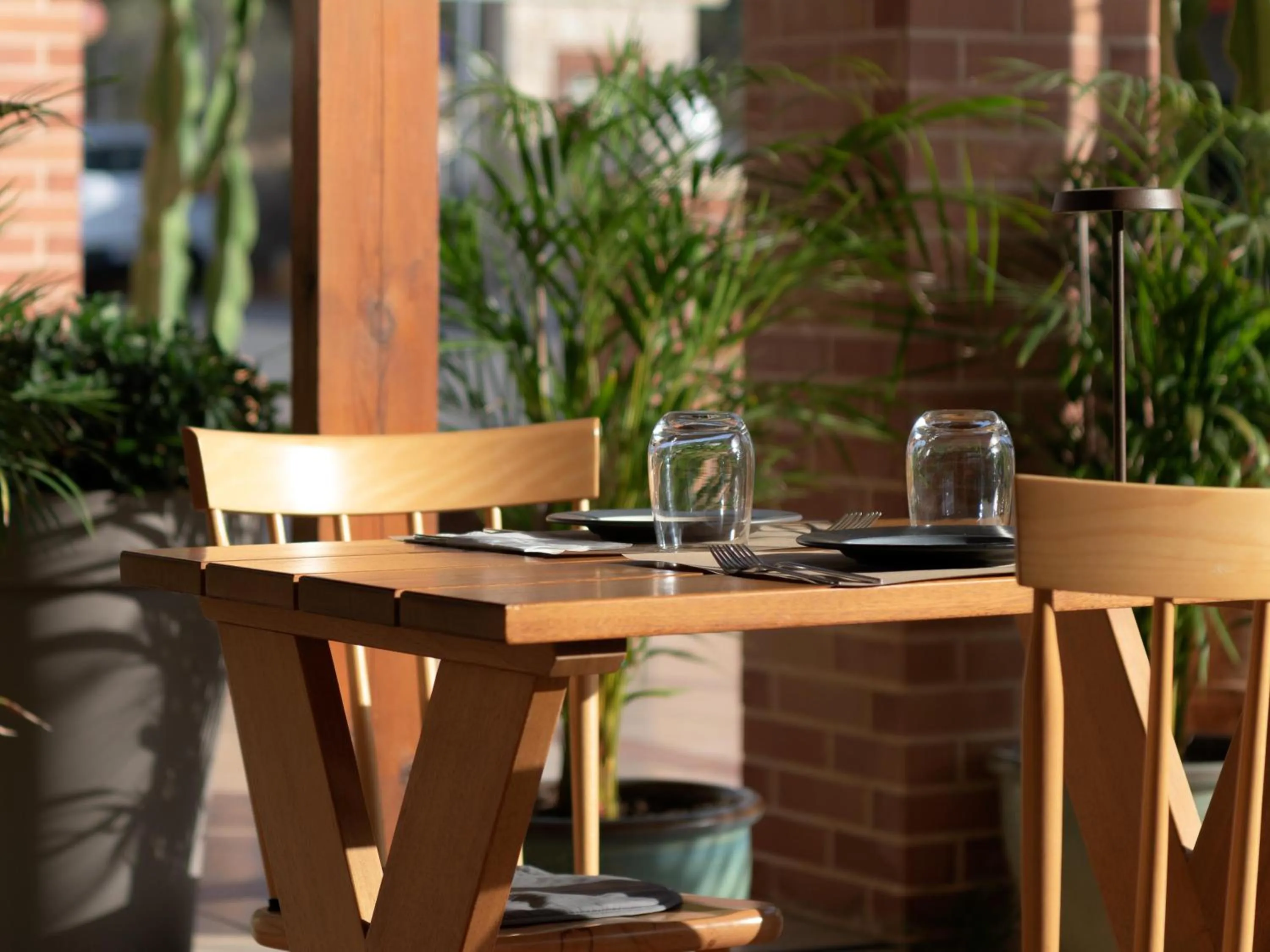 Restaurant/places to eat in Asterias Village