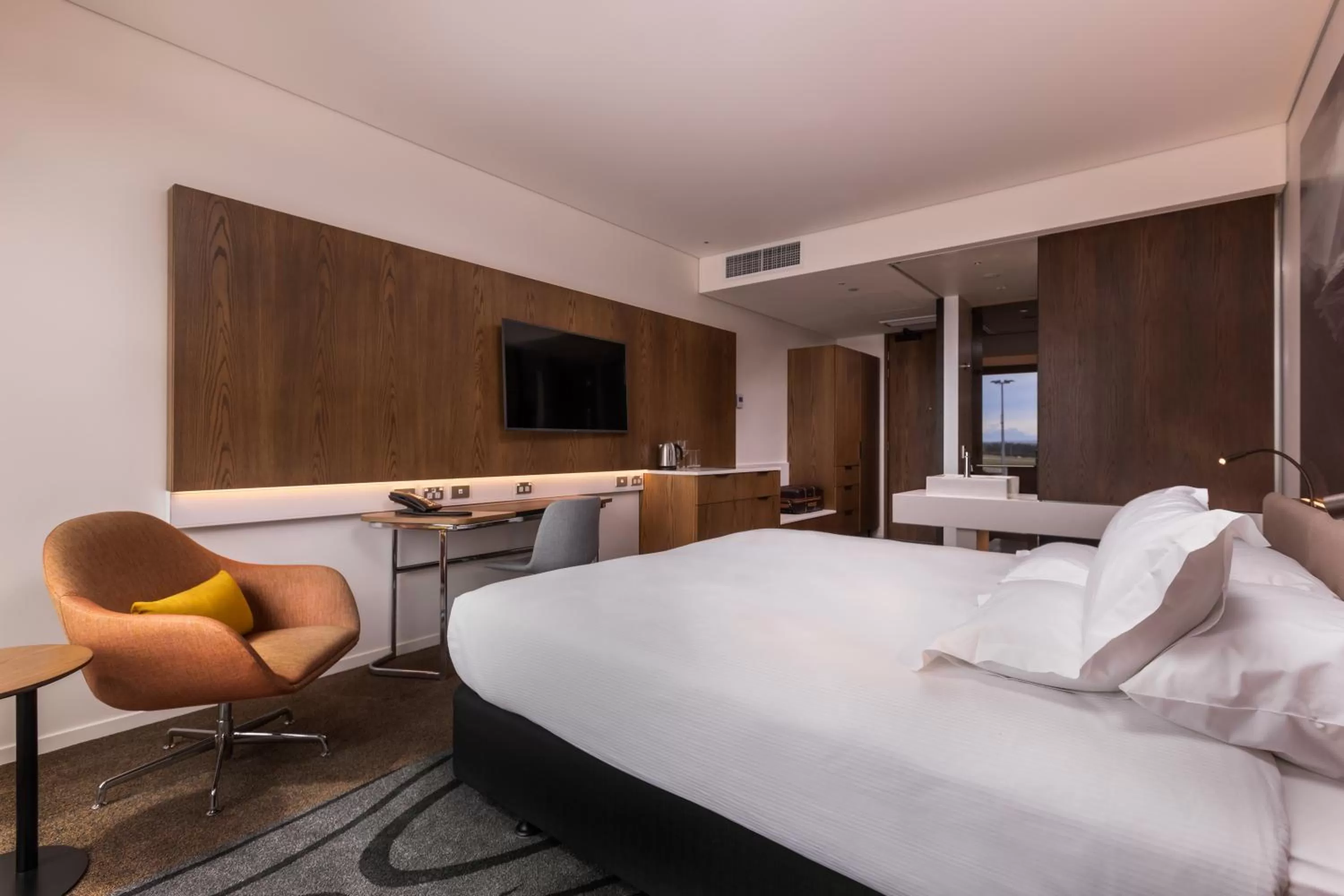 Photo of the whole room, Bed in Novotel Christchurch Airport