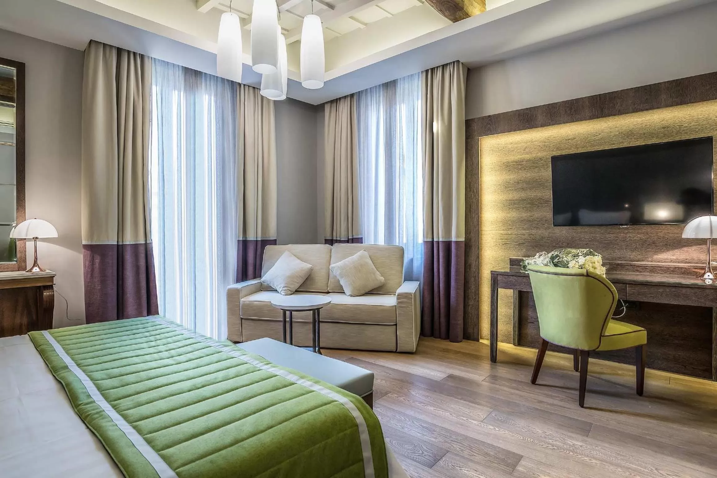 Day, Bed in Hotel Martis Palace