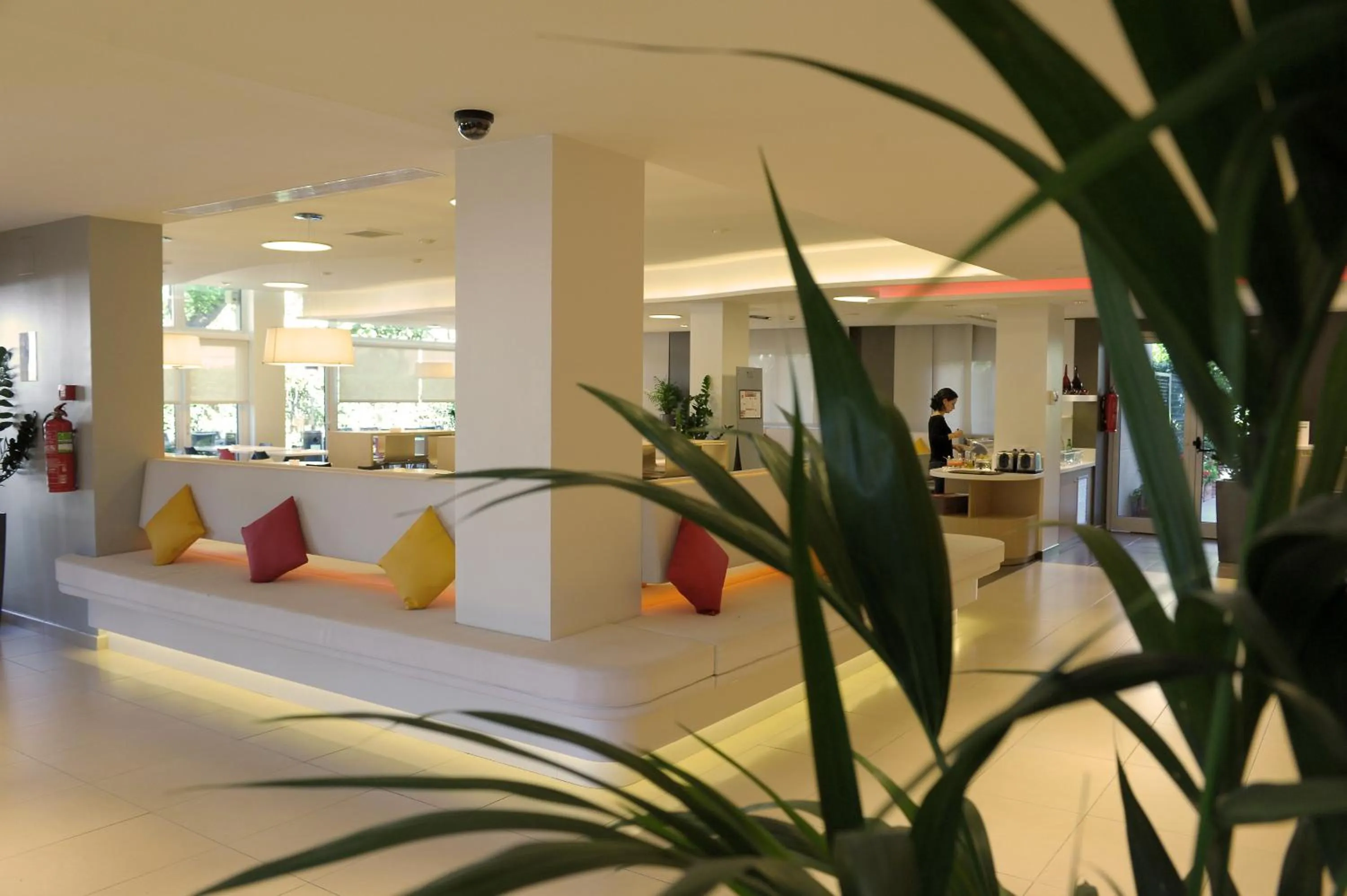 Lobby or reception in Ibis Cornella