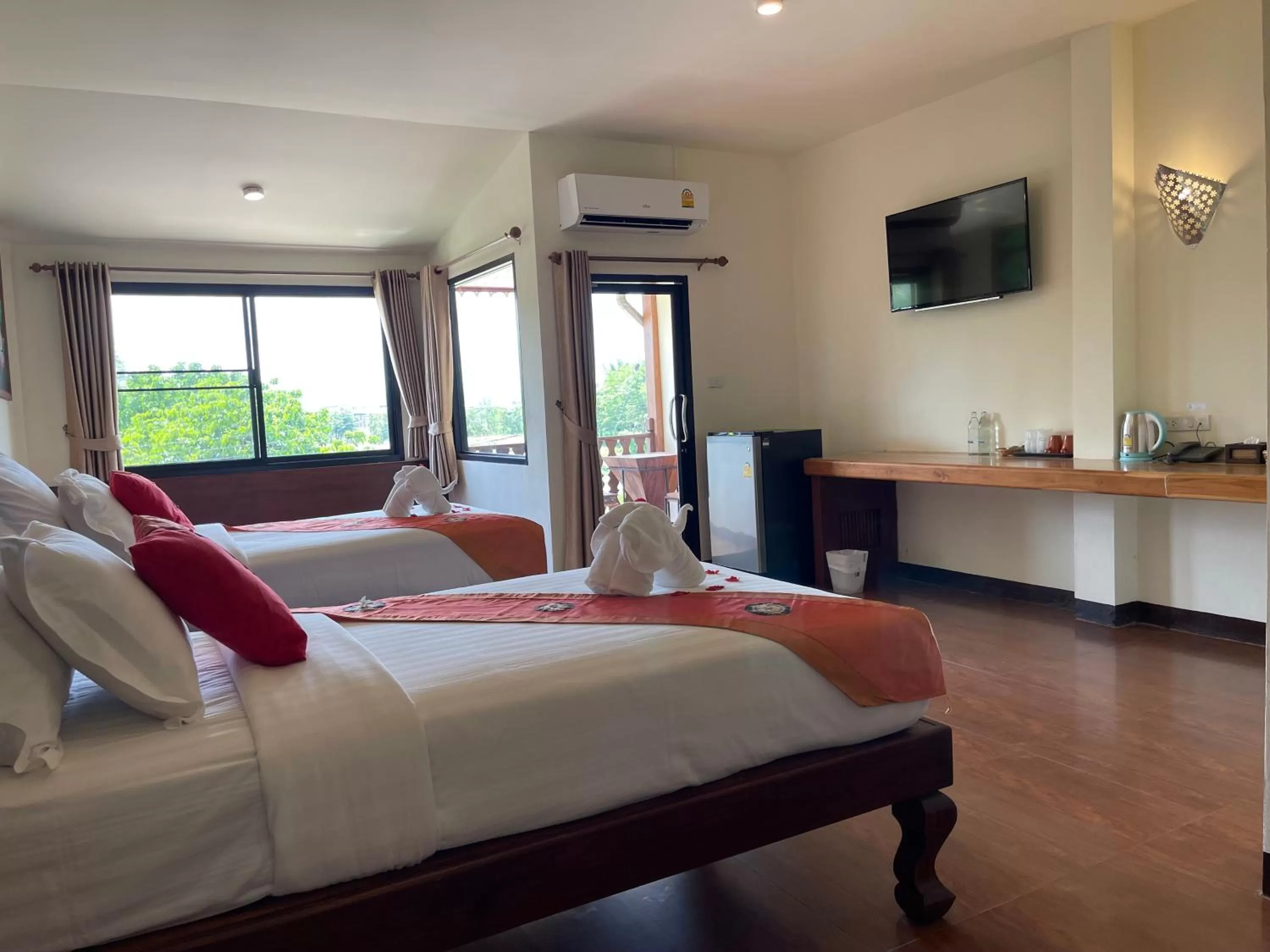 Photo of the whole room, Bed in Sasidara Resort Nan