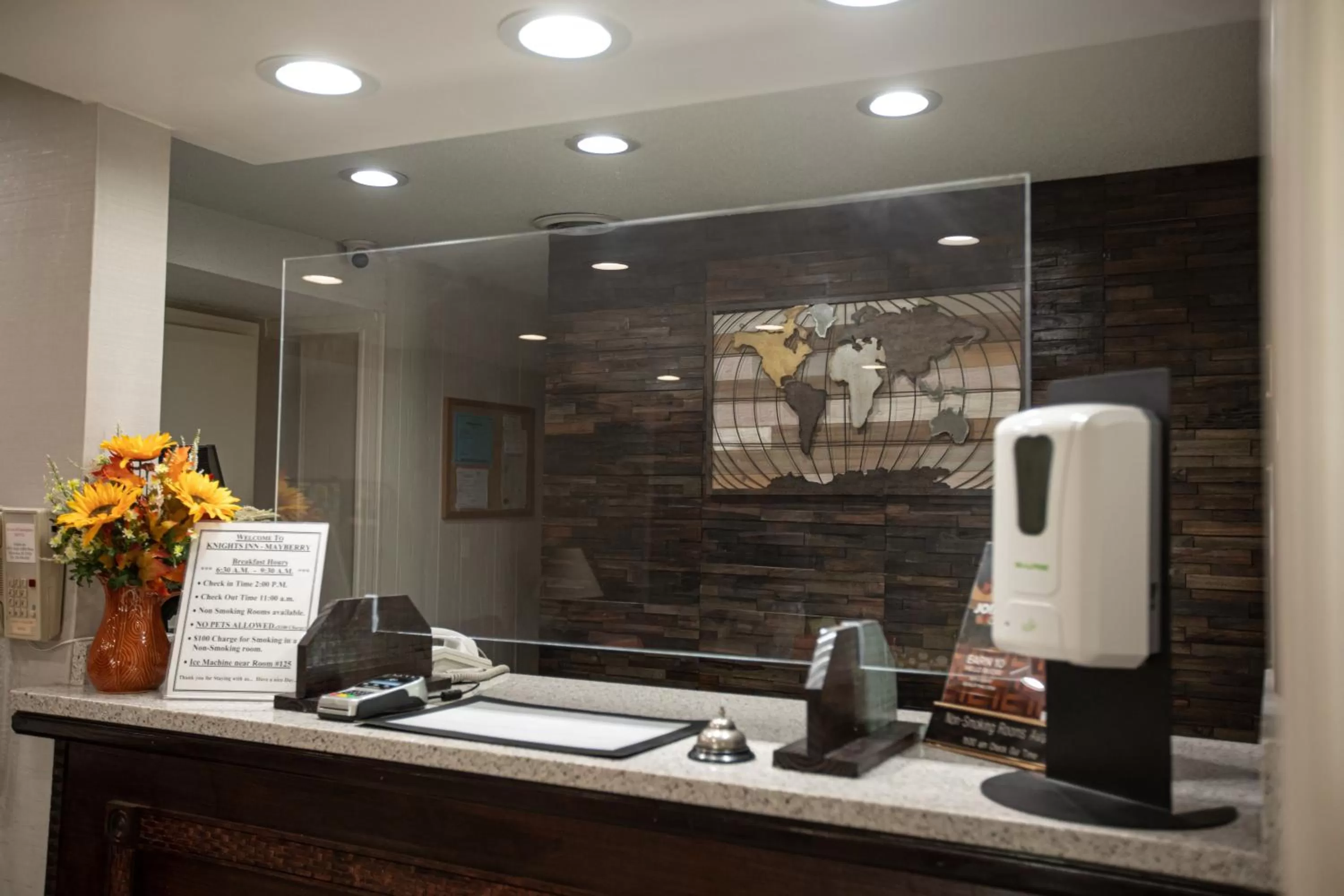 Lobby or reception in Knights Inn Mount Airy